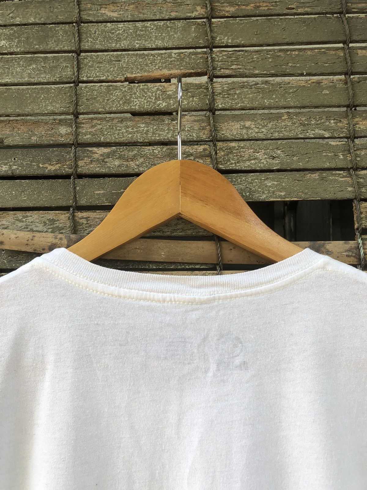 Japanese Brand 🔥RARE🔥Neff Roses Centre Logo Tshirts Size US L / EU 52-54 / 3 - 9 Thumbnail