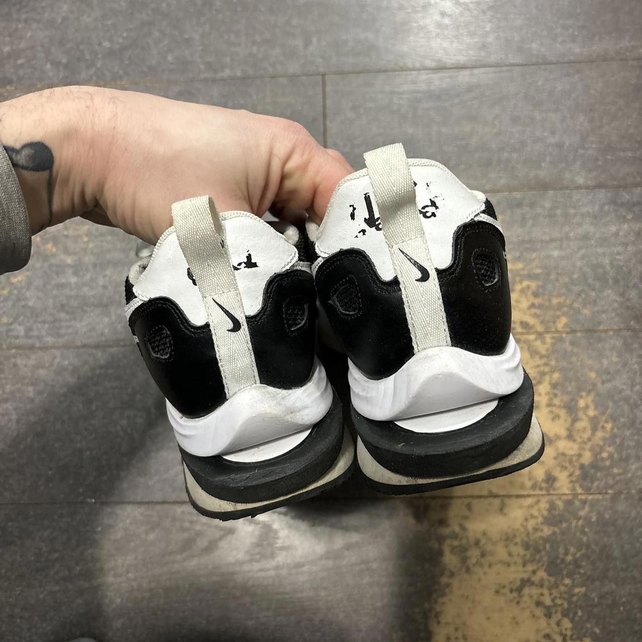 Nike Nike Vaporwaffle Sacai Black and White shoes USED 8.5 Size US 8.5 / EU 41-42 - 4 Thumbnail