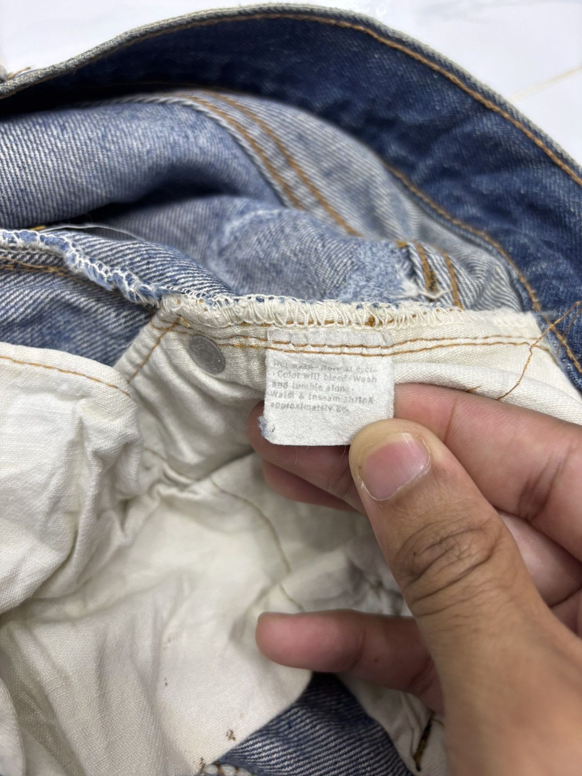 Levi's 70s LEVI'S 501 BIG E button No 6 THRASHED DISTRESSED DENIM Size US 32 / EU 48 - 14 Thumbnail