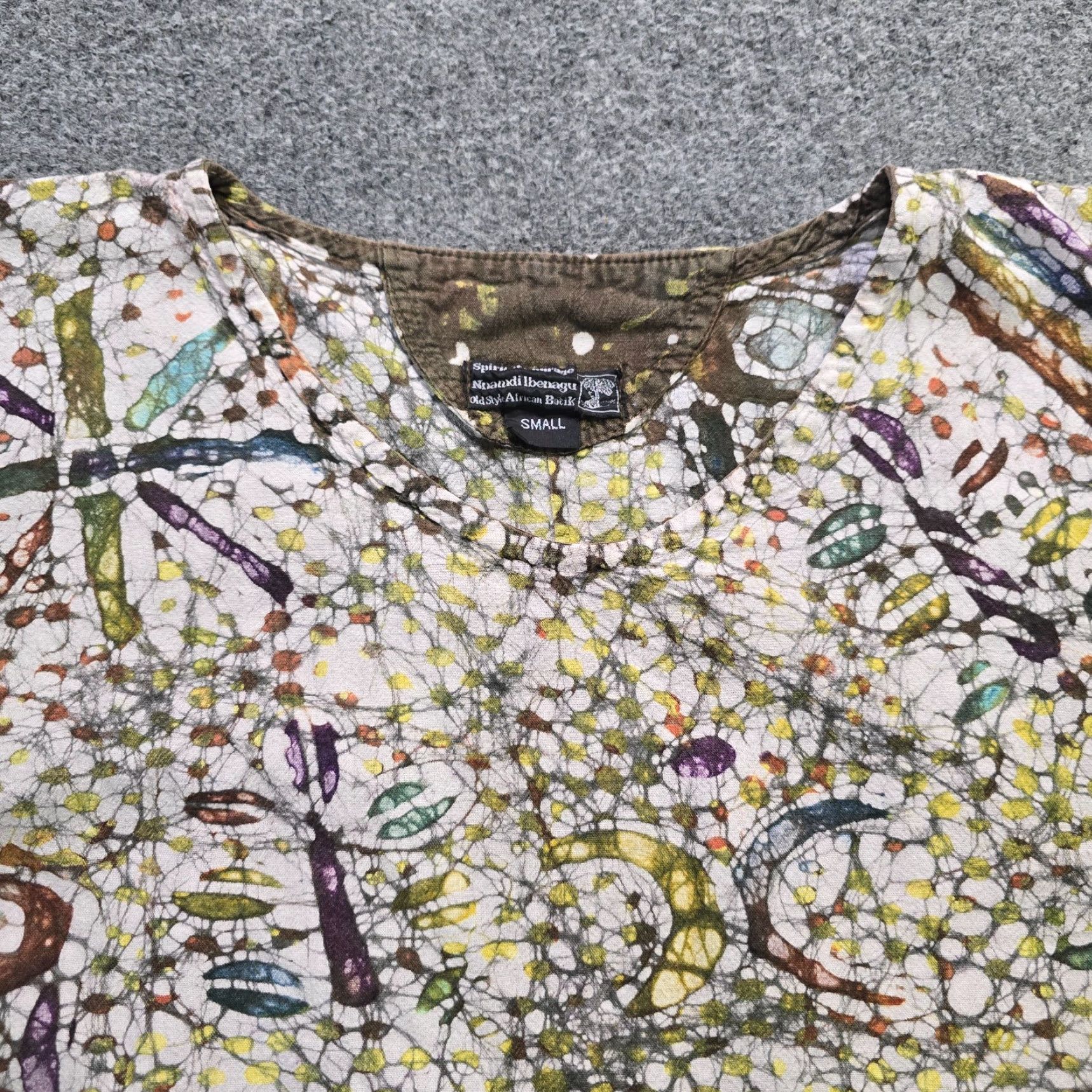 ESPIRIT Spirit Of Courage NNamdi Top Women Size Small Brown Tunic Colorful Batik African Blouse Short Sleeve V-Neck Pullover Casual Summer Spring Cotton Woven Size S / US 4 / IT 40 - 2 Thumbnail