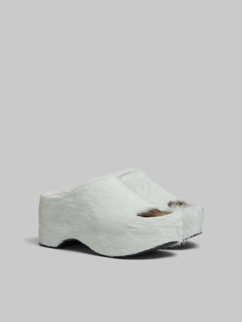 Marni o1w1db11125 Long Hair Chunky Clog Slide Sandals in White Size US 7 / IT 37 - 1 Thumbnail