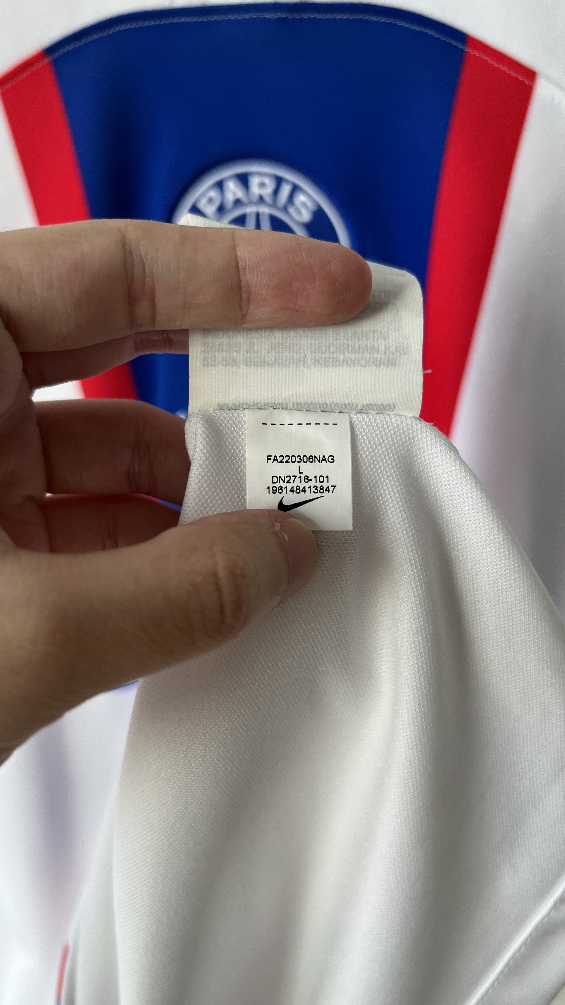 Nike (L) PSG 2022-23 Third Shirt Neymar JR. #10 (New) Kit Size US L / EU 52-54 / 3 - 6 Thumbnail