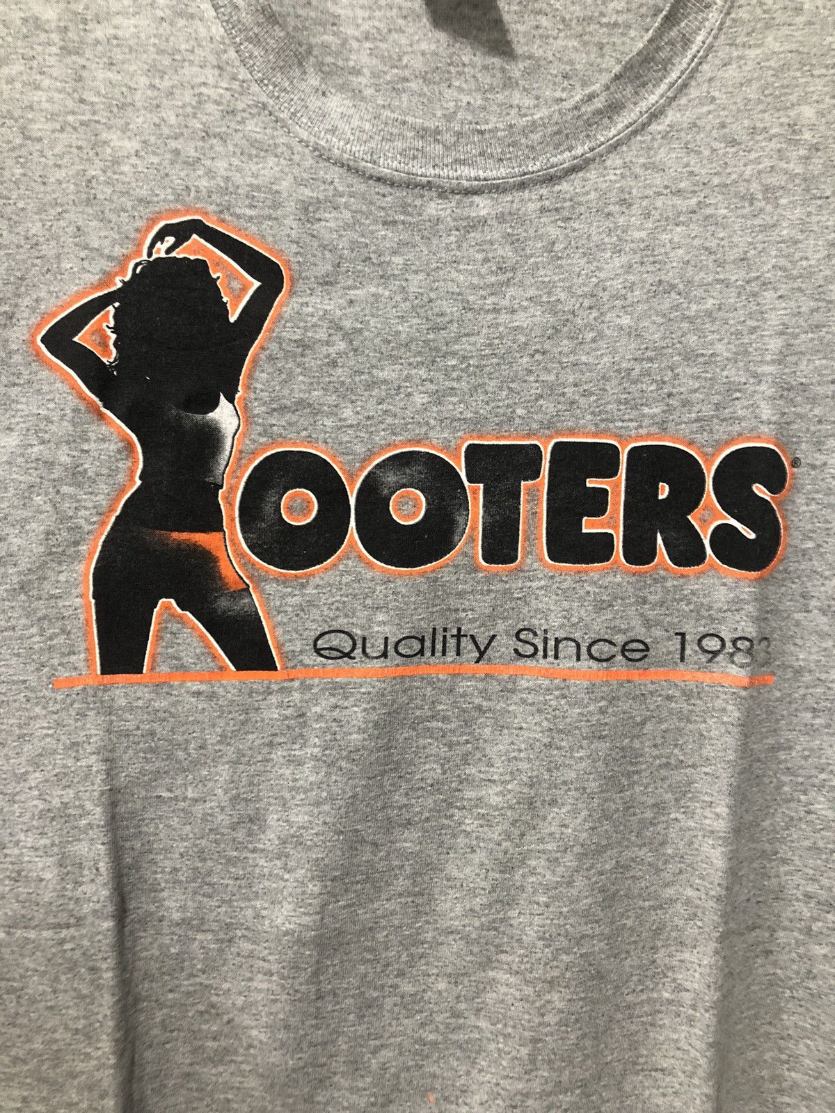 Gildan Hooters San Diego CA T Shirt Size US XL / EU 56 / 4 - 2 Thumbnail
