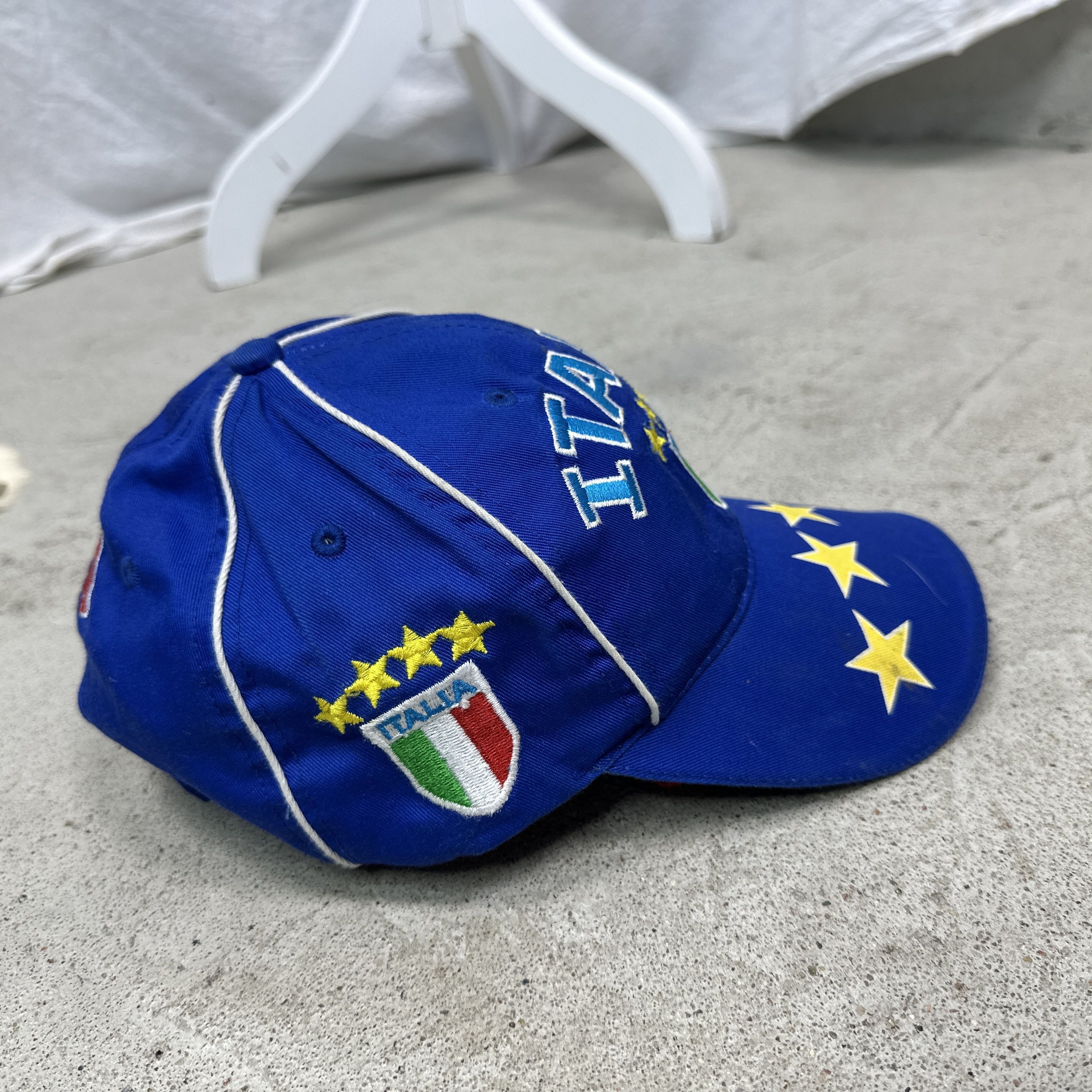 Vintage Vintage Streetwear Sporty Blokecore Italia Hat Y2K Size ONE SIZE - 4 Thumbnail