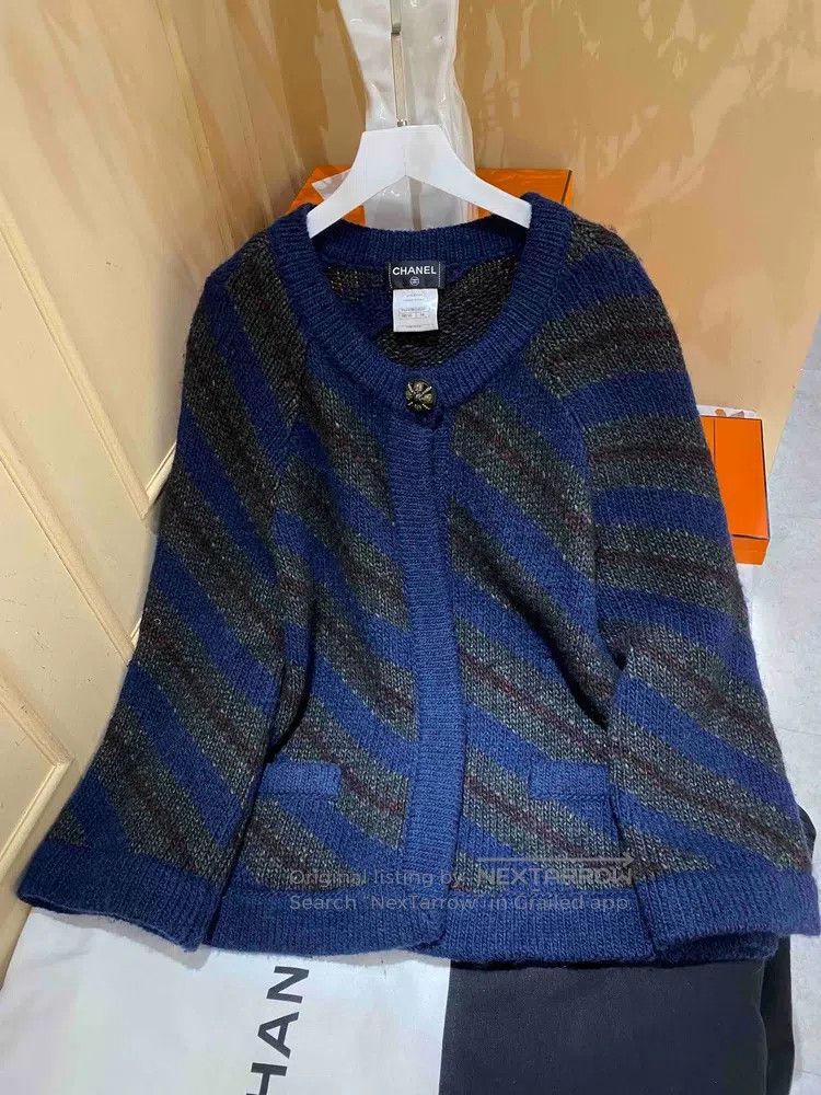 Chanel Chanel 12a Mumbai Tibetan green glazed buckle knitted coat Size M / US 6-8 / IT 42-44 - 1 Thumbnail