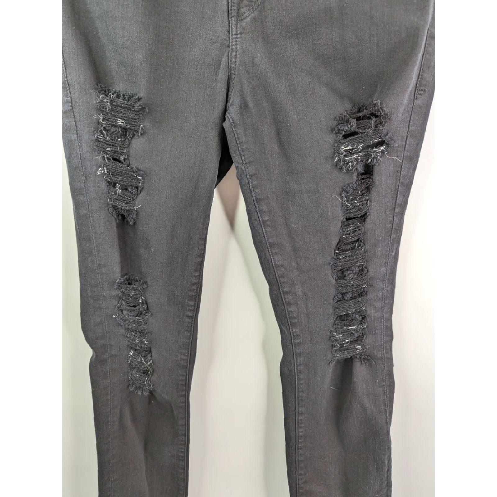 Frame **FRAME Le Skinny De Jeanne Designer Women's Black Skinny Jeans** User: **Film Noir Ripped Black Skinny Jeans - FRAME Le Skinny De Jeanne** Size 29" - 3 Thumbnail
