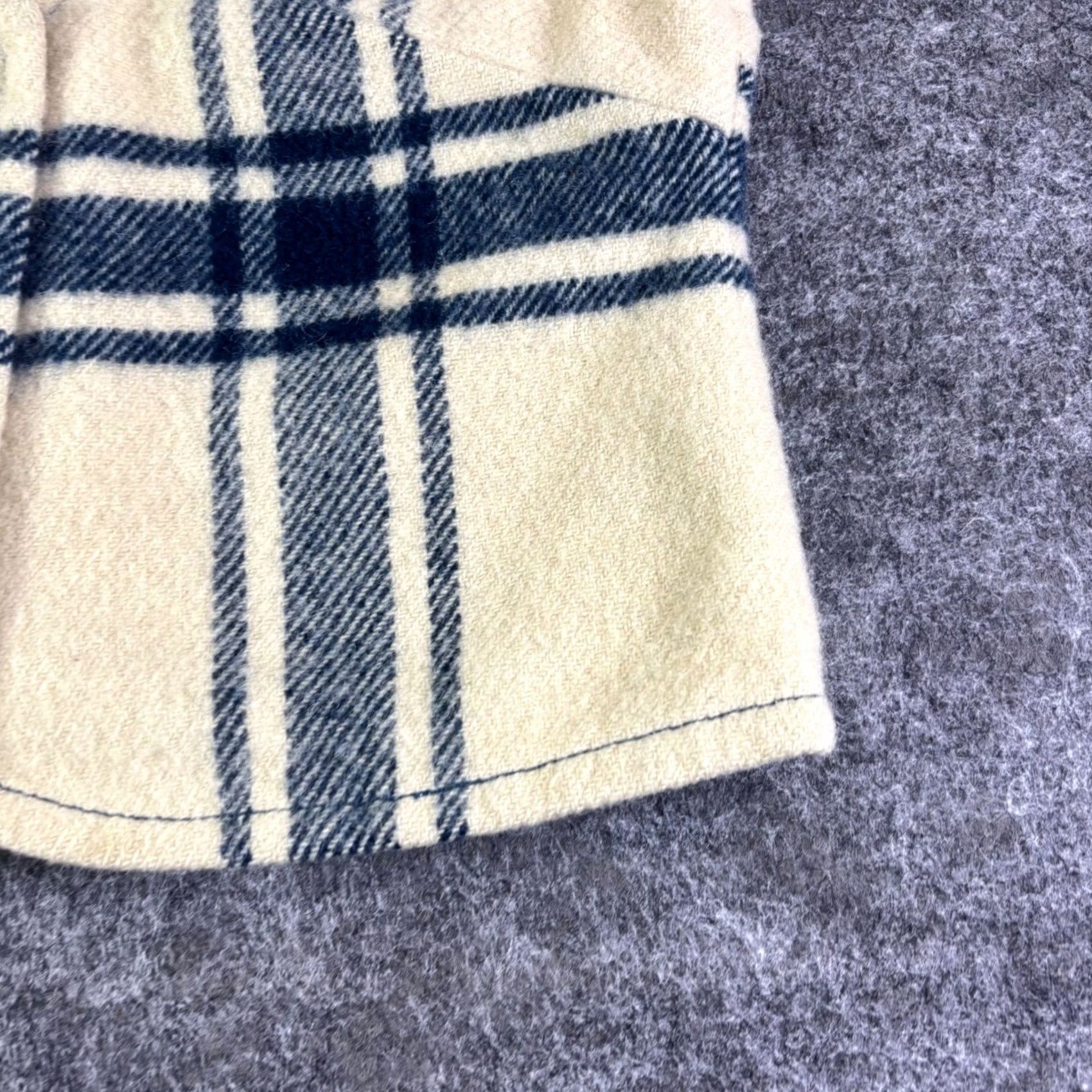 Vintage VINTAGE Country Set Vest Plaid Wool Cream Navy Button Front Sleeveless XL Women Size L / US 10 / IT 46 - 7 Thumbnail