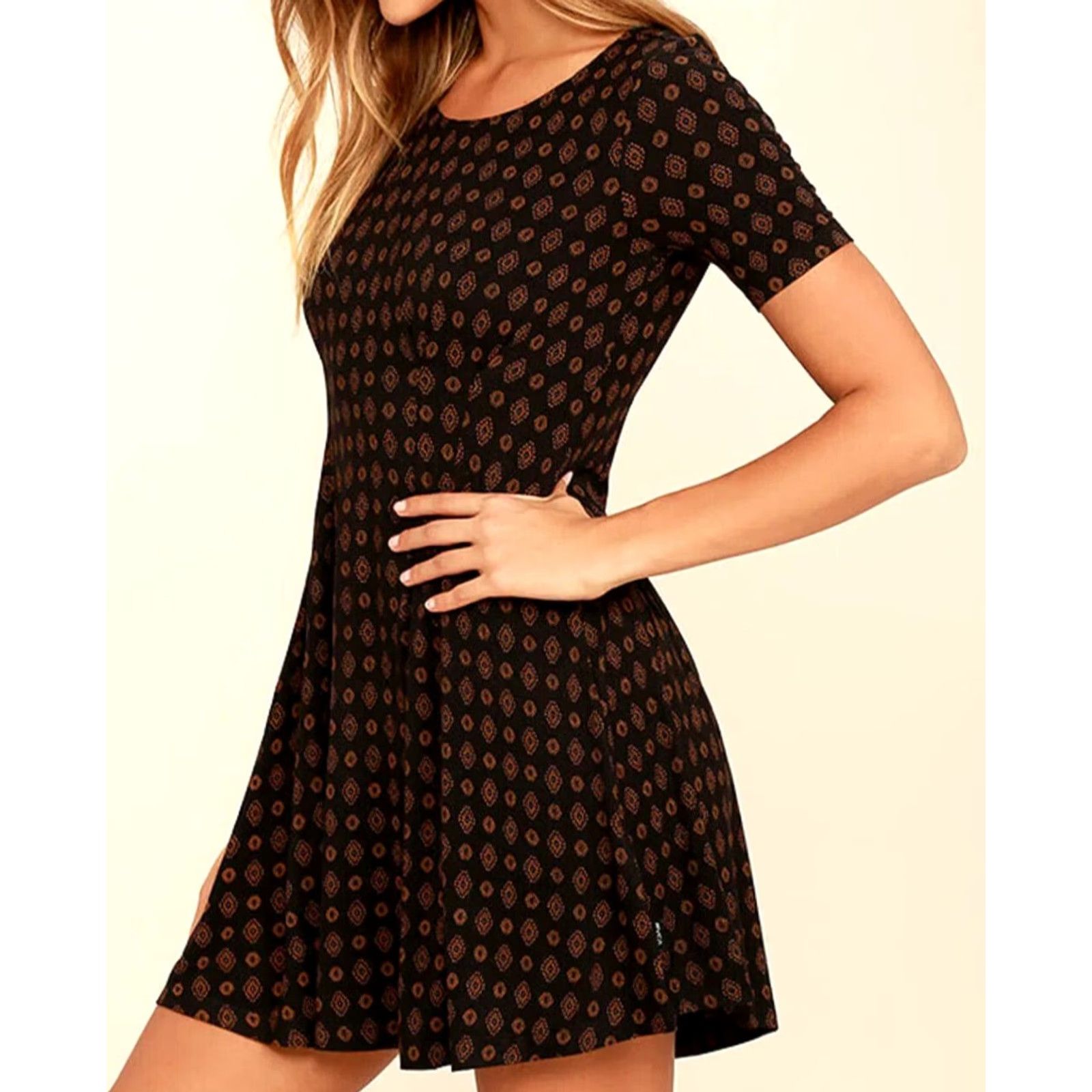 RVCA NWT RVCA Women’s Sylas Dress Short Sleeve Foulard Print Sz S Black Jersey Knit A-Line Casual Womens Size 28" / US 6 / IT 42 - 3 Thumbnail
