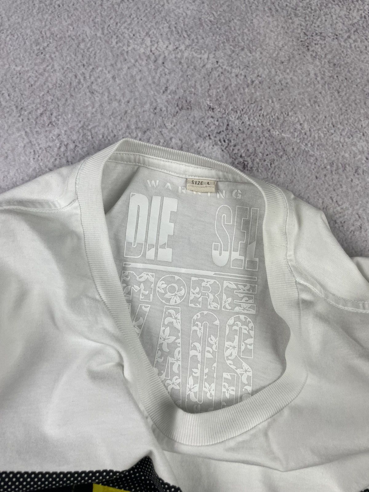 Diesel Archive DIESEL T SHIRT MORE KAOS big PRINT TEE ,size L Size US L / EU 52-54 / 3 - 9 Thumbnail