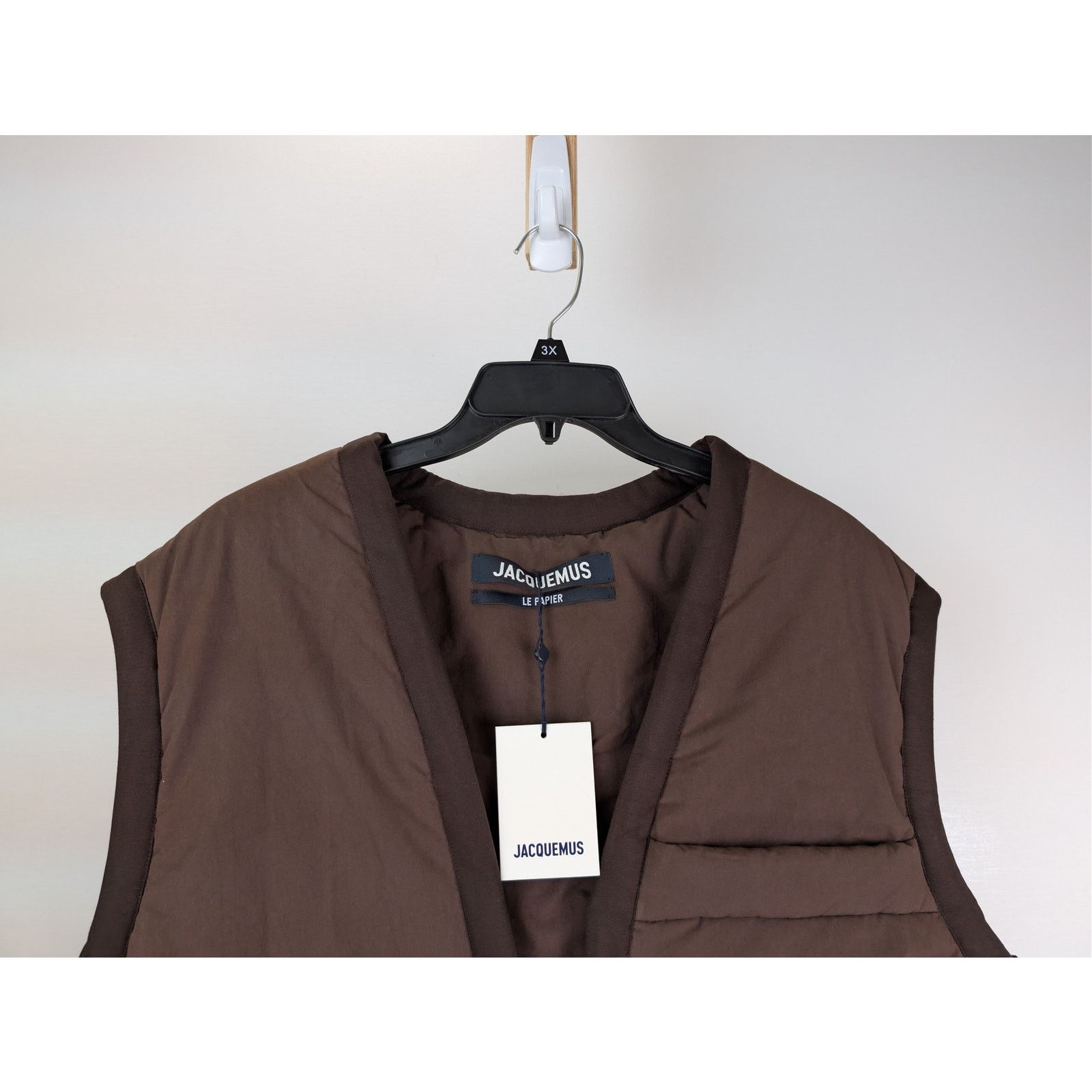 Jacquemus o1rshd1 'Le Gilet Carozzu' padded vest in dark brown Size US L / EU 52-54 / 3 - 3 Thumbnail