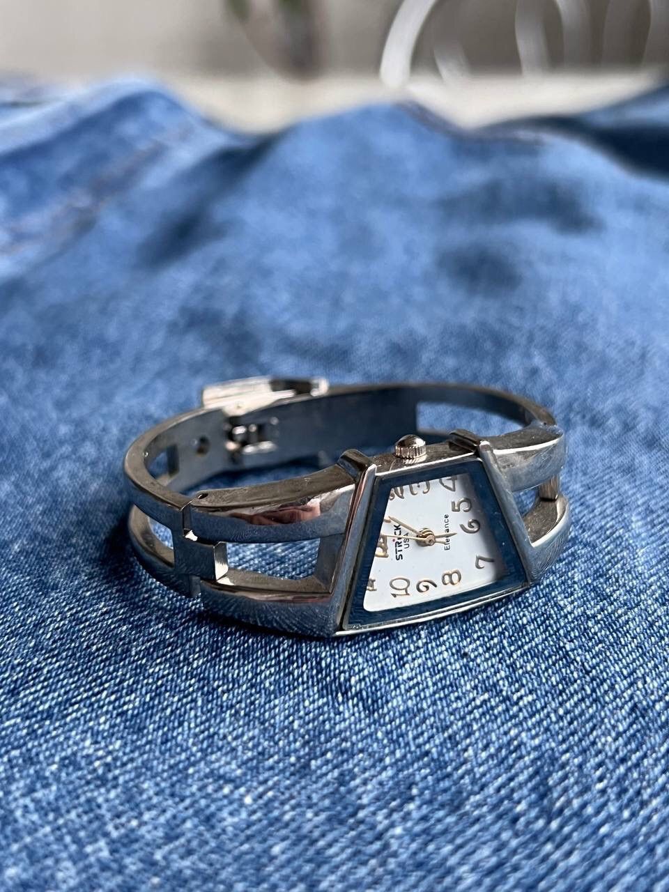 Designer × Japanese Brand × Vintage Vintage futuristic form watch Futuristic bracelet Watches Size ONE SIZE - 1 Thumbnail