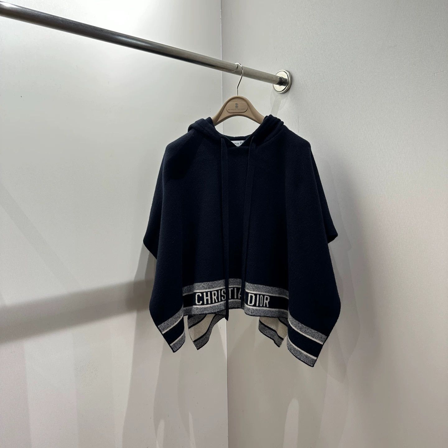 Christian Dior Monsieur Dior mar261 slogan letter cashmere cape S Size S / US 4 / IT 40 - 1 Thumbnail
