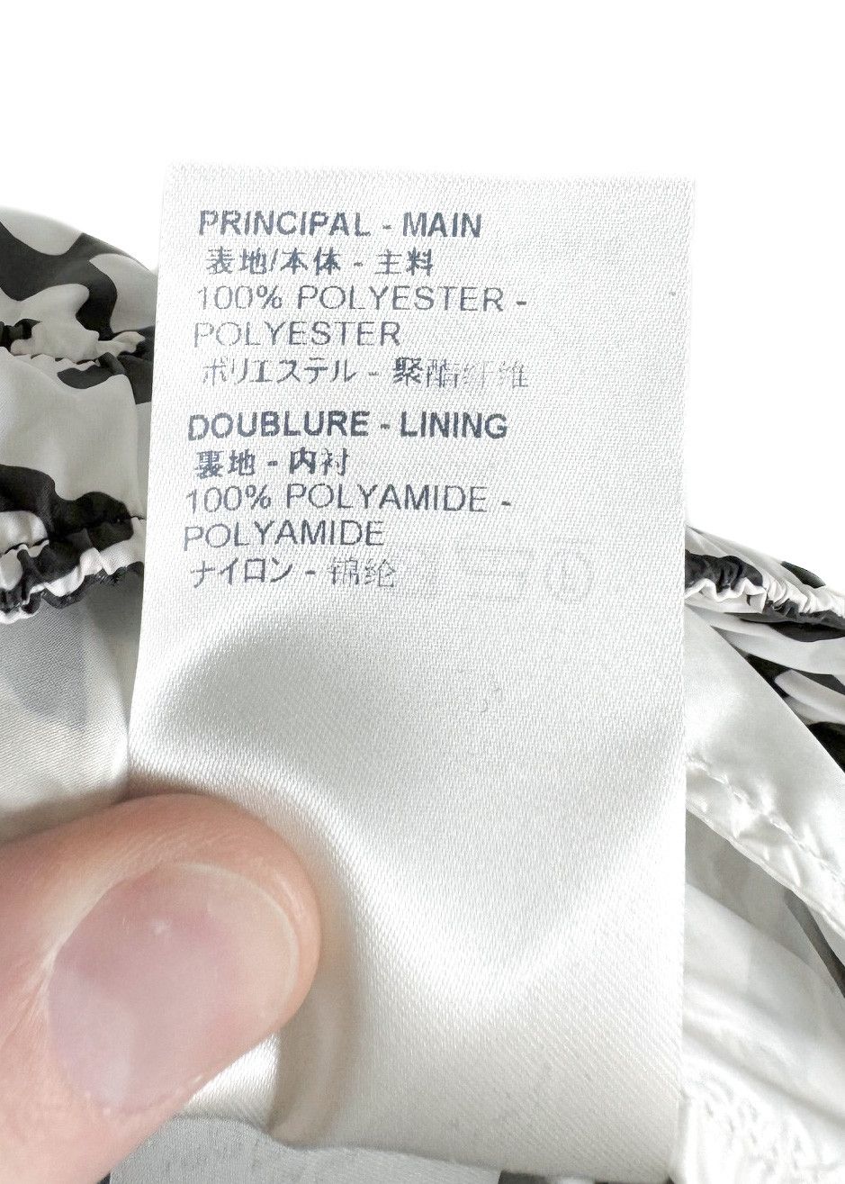 Louis Vuitton Louis Vuitton 2021 Black White Printed Cuffed Jogging Pants Size 27" / US 4 / IT 40 - 11 Thumbnail