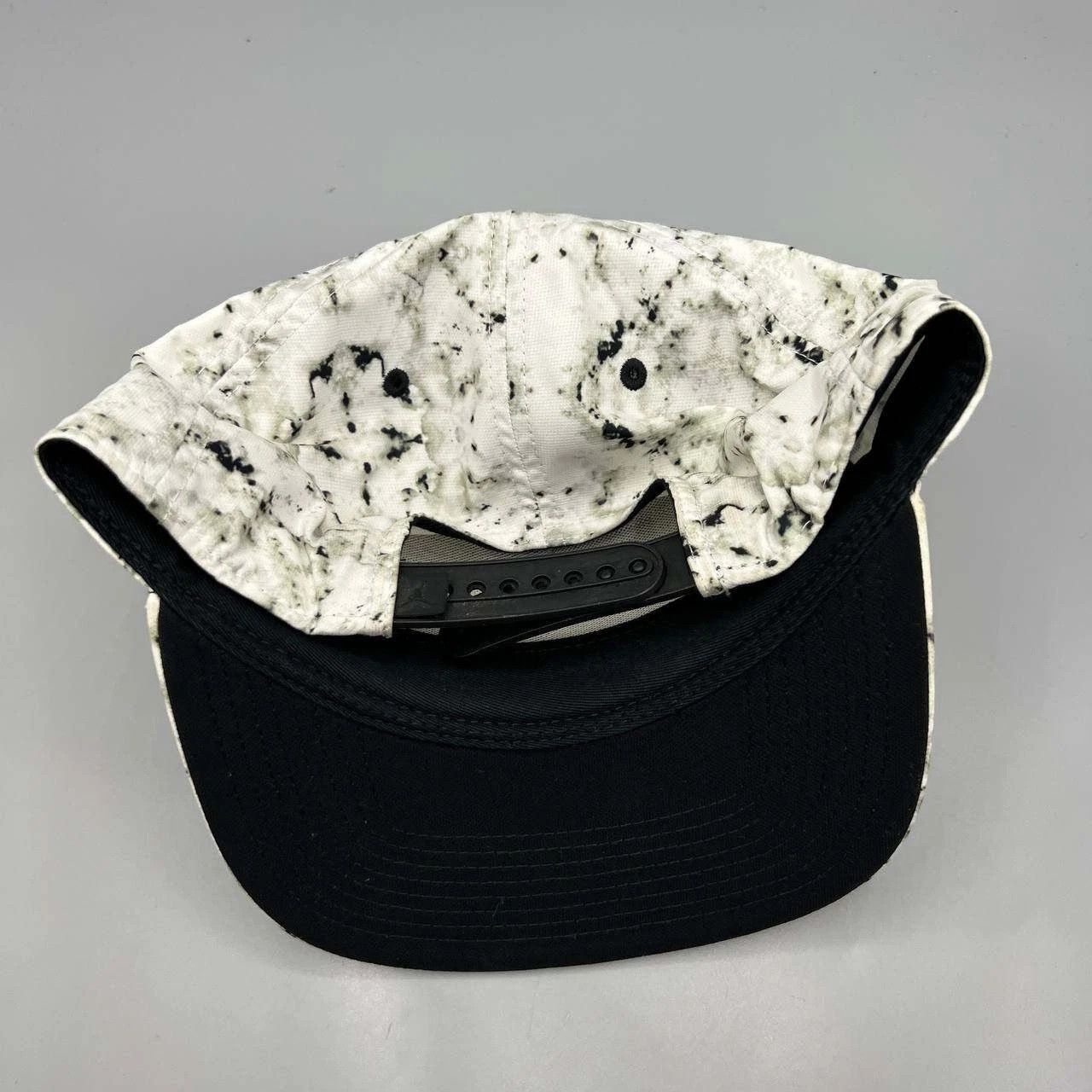 Jordan Brand Air Jordan Hat Men White Black Seasonal Print Snap Back Cap Size ONE SIZE - 4 Thumbnail