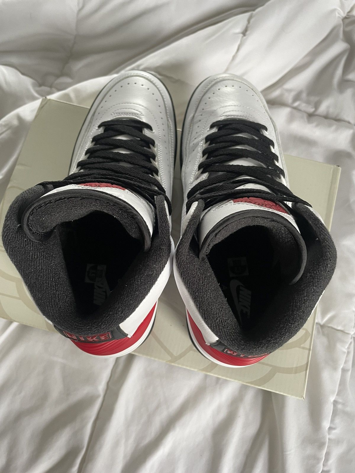 Jordan Brand × Nike 2022 Air Jordan Chicago 2 Size 8.5 Size US 8.5 / EU 41-42 - 6 Thumbnail