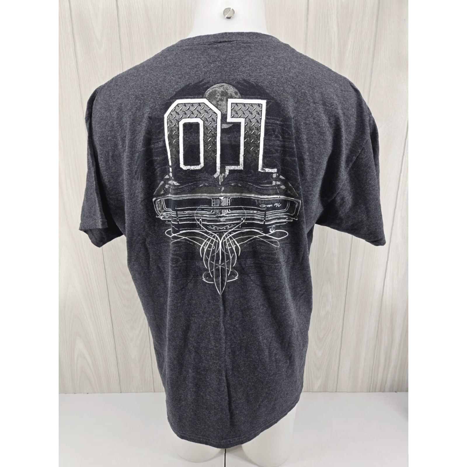 Fruit Of The Loom Cooters Garage Nashville Charger 01 Pinstripe Gray Graphic T-Shirt XL Shirt Mens Gray Graphic Moon Vintage No Size US XL / EU 56 / 4 - 2 Thumbnail