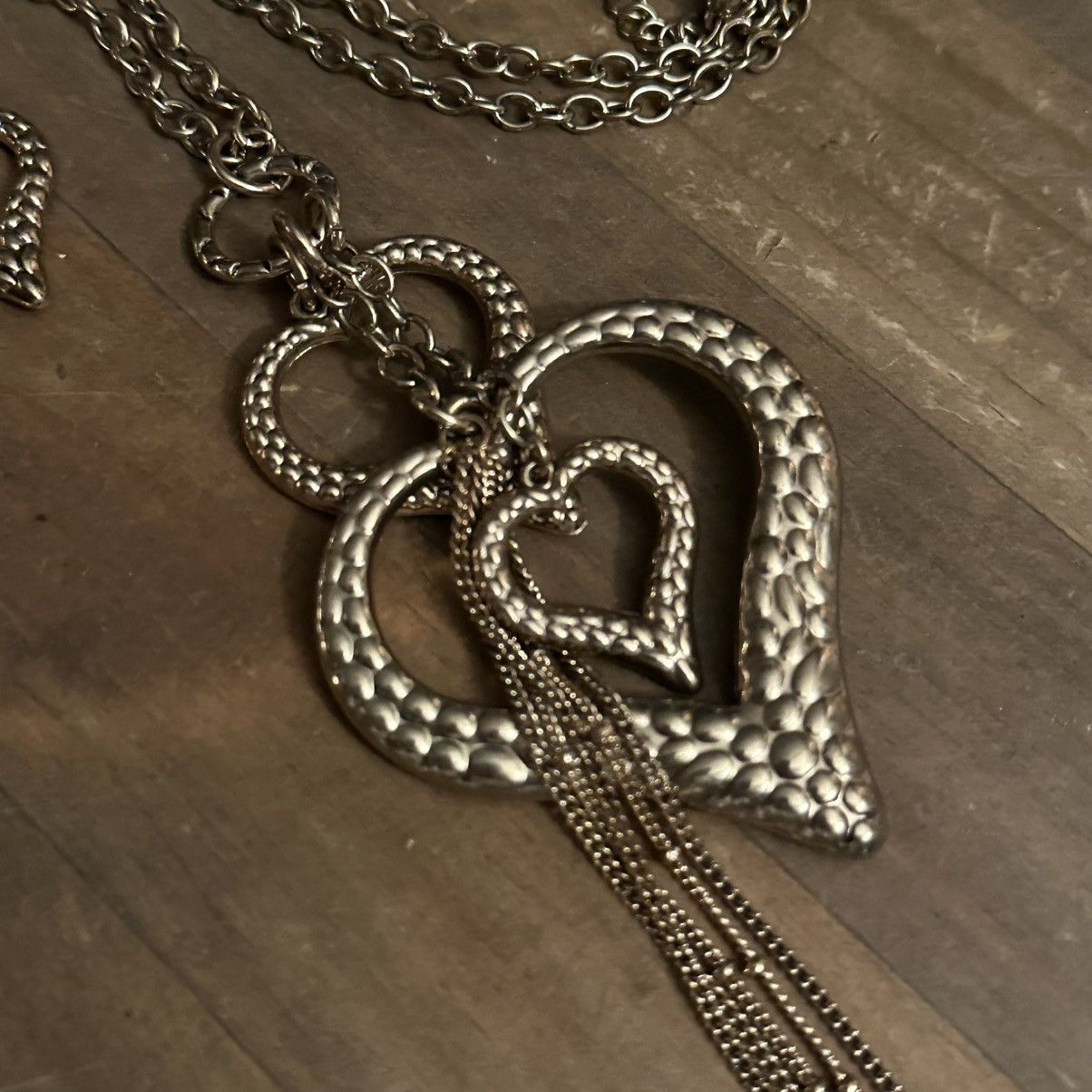 Other Long gold tone dangling heart tassel necklace and earrings Size ONE SIZE - 4 Thumbnail