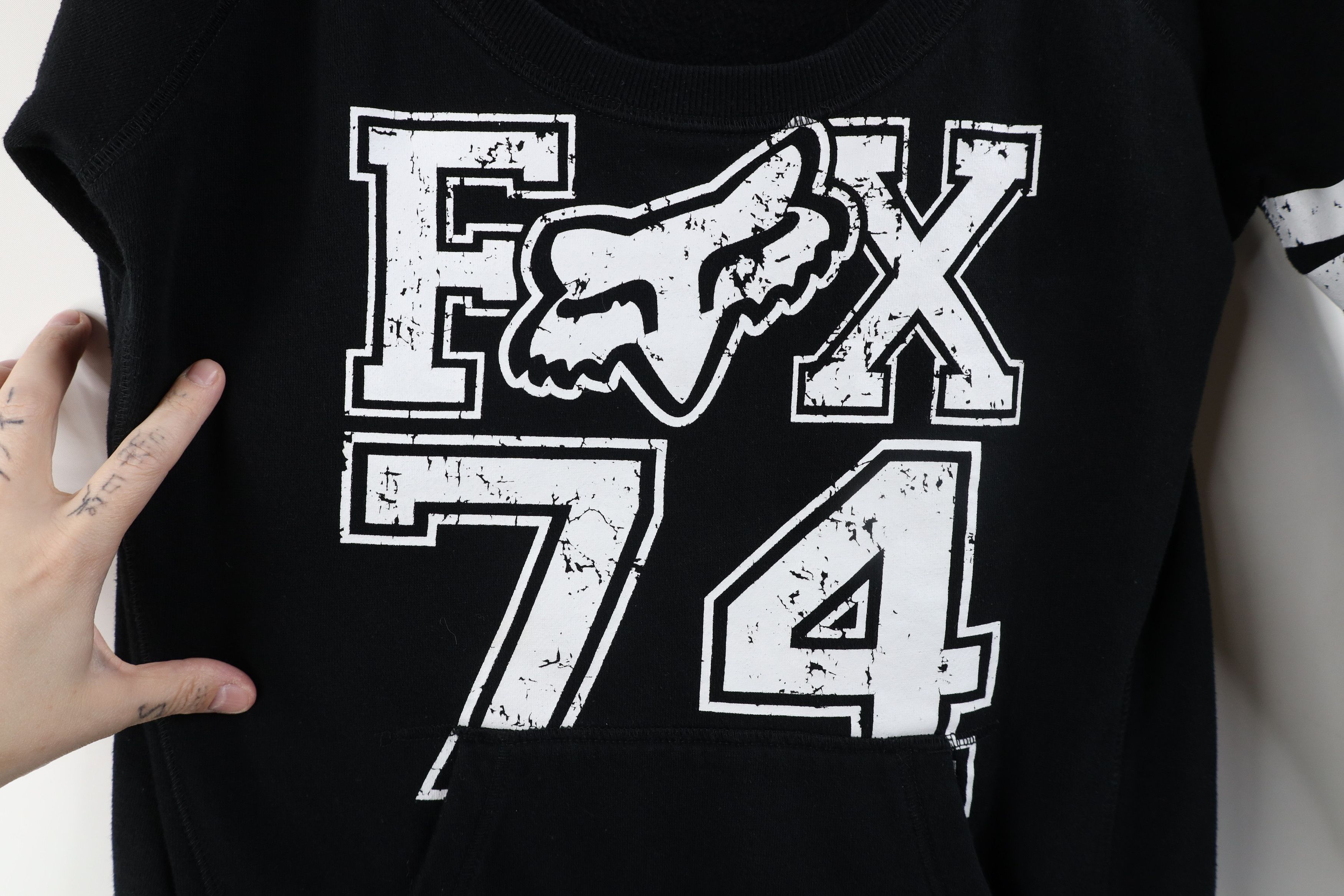Fox Racing × Vintage Vintage Fox Racing Faded Spell Out Big Logo Sweatshirt Black Size S / US 4 / IT 40 - 4 Thumbnail