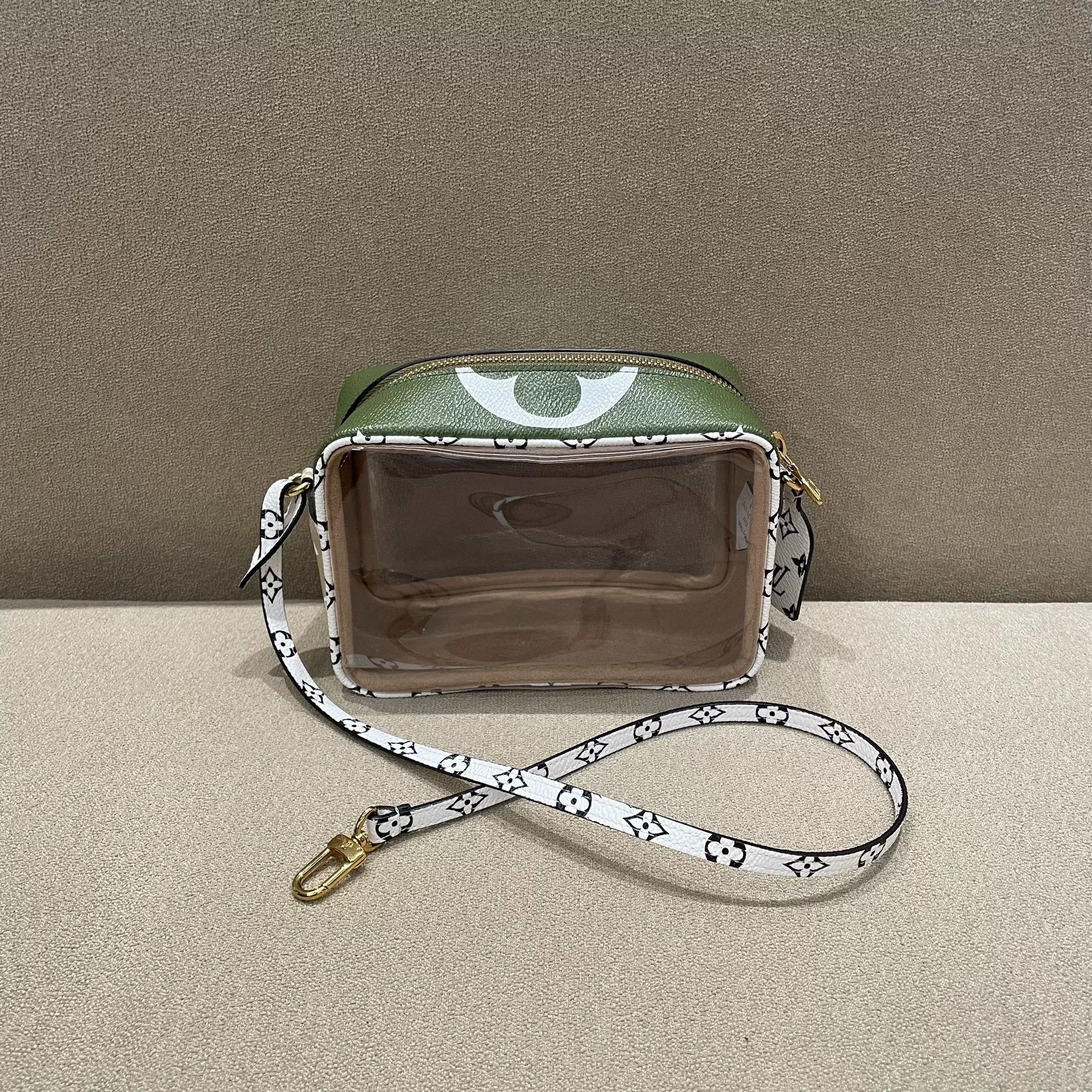 Louis Vuitton Pre-loved Bag Very good condition Size ONE SIZE - 1 Thumbnail