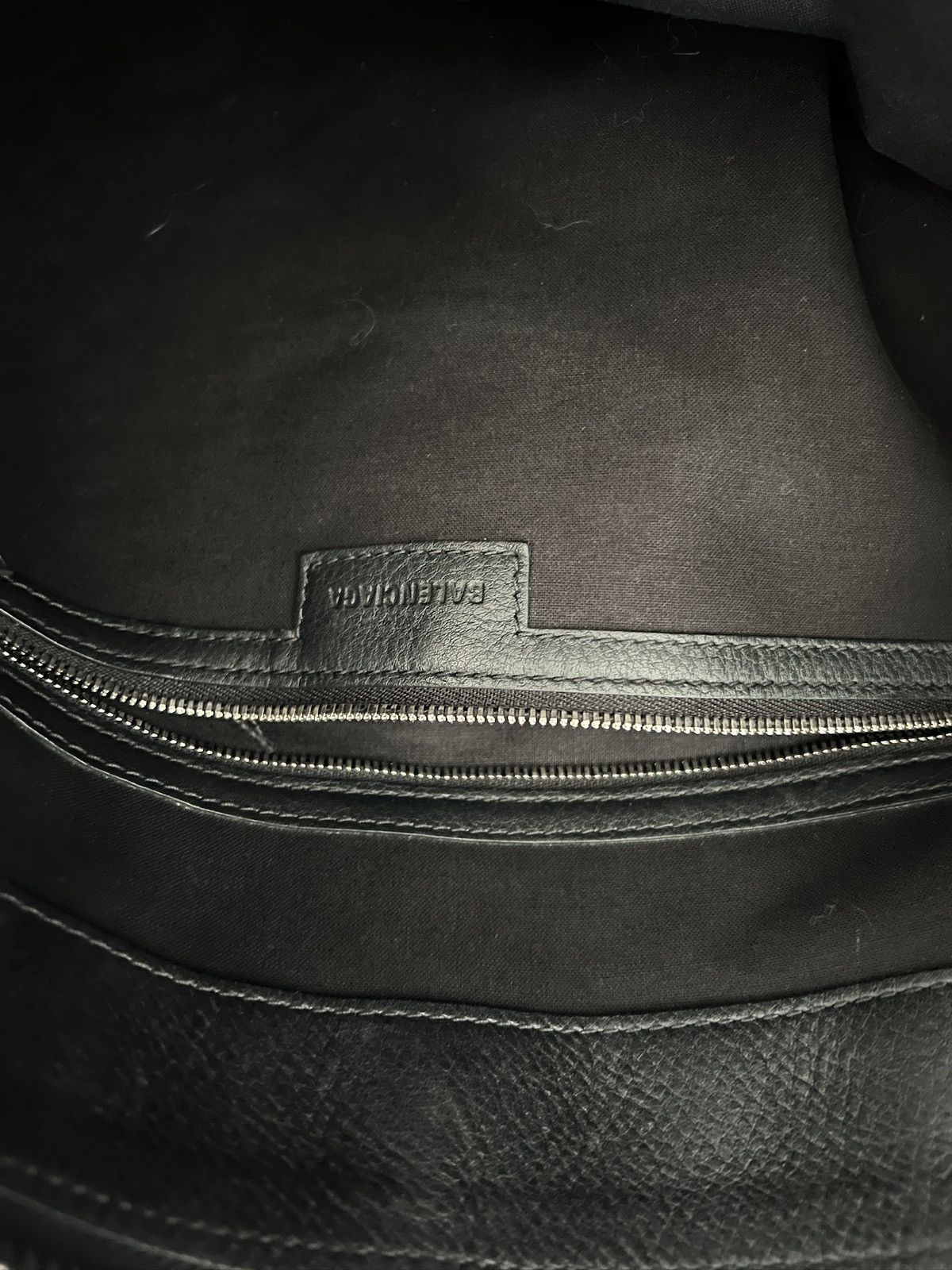 Balenciaga Balenciaga Fall22 Lost Tape Emo Bag Sz. M Size ONE SIZE - 7 Thumbnail