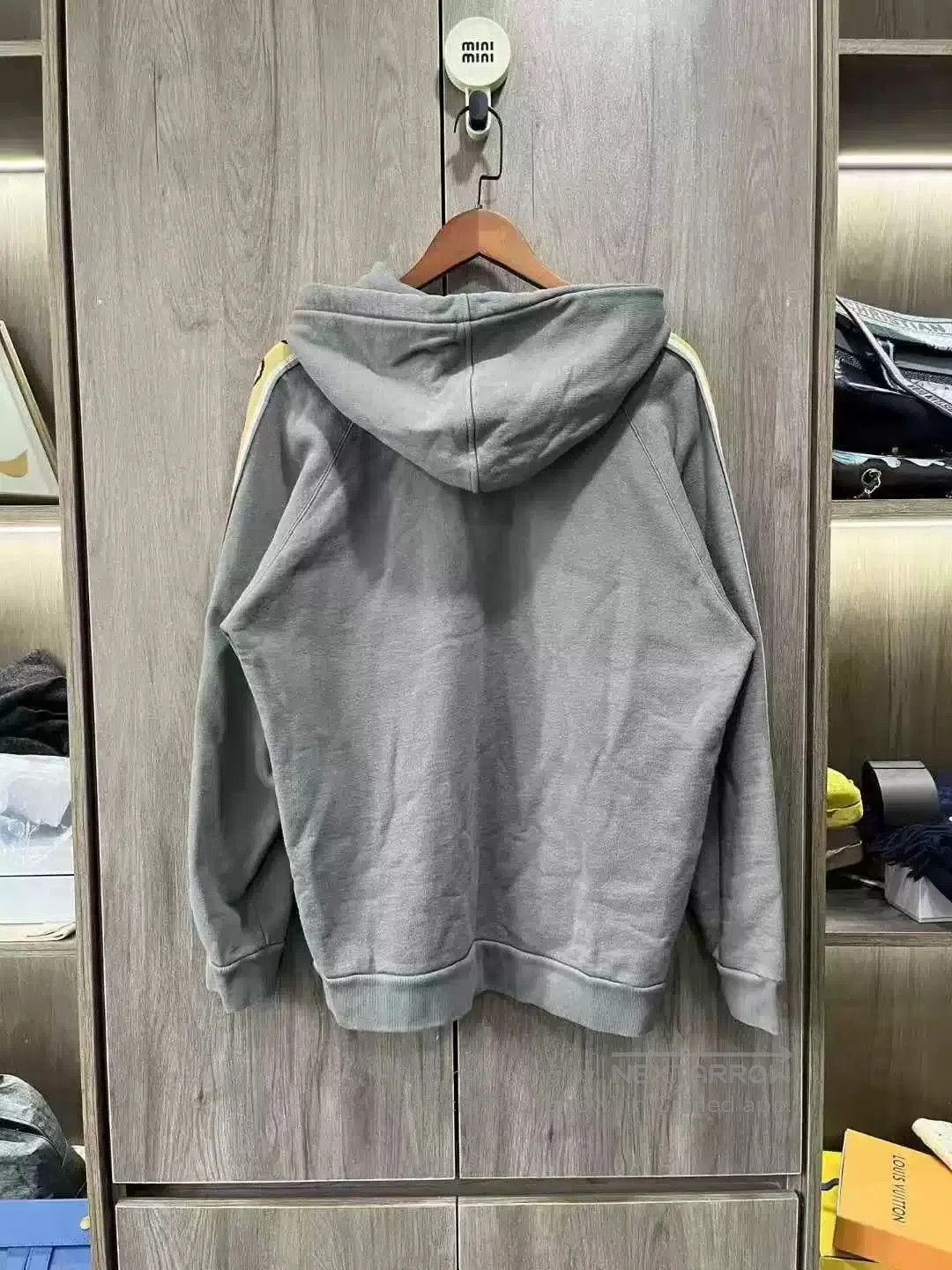 Gucci Gucci Gray Hoodie with Yellow Stripes. Size US L / EU 52-54 / 3 - 6 Thumbnail