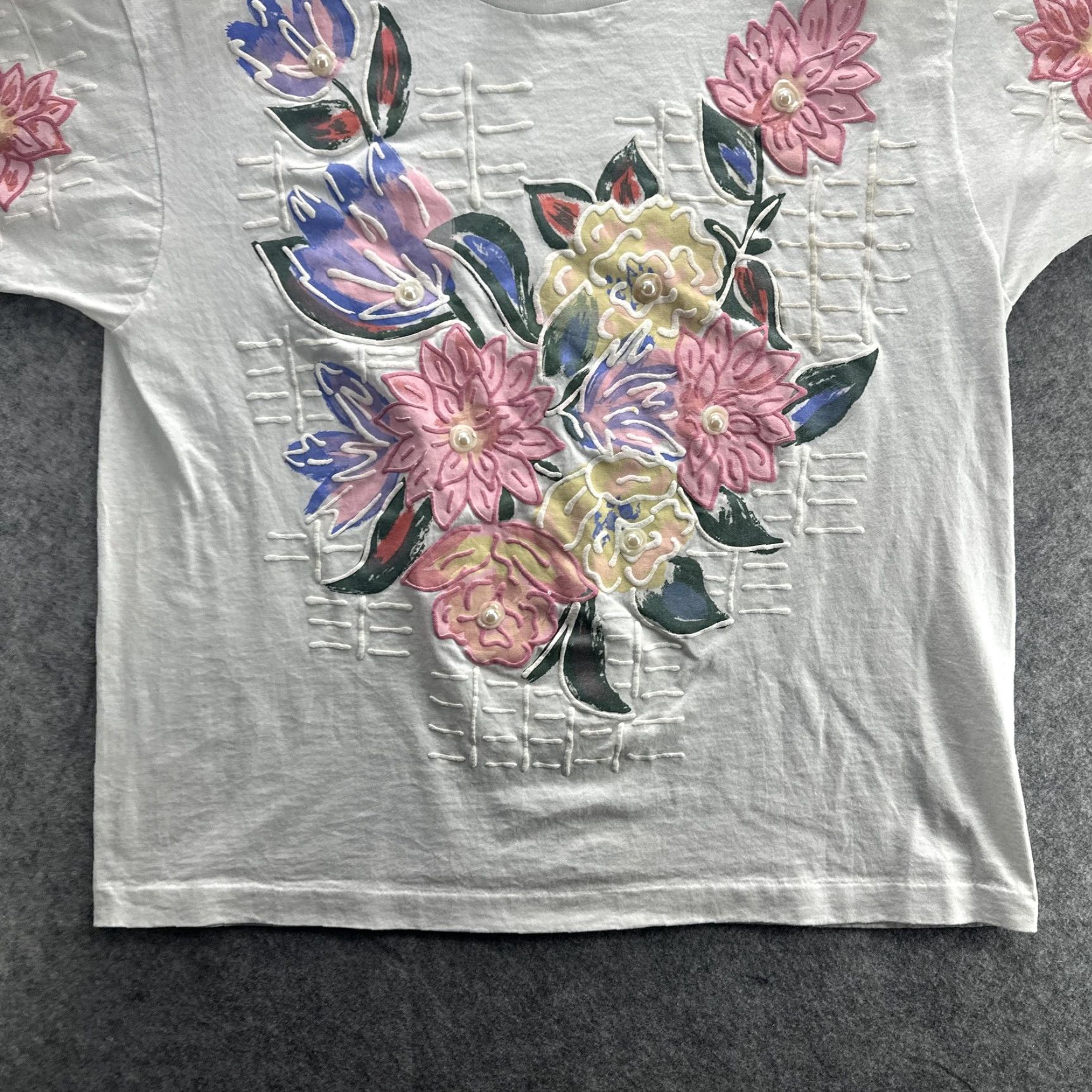 Vintage VINTAGE Brush Works Shirt Womens Large White Floral Hand-Painted 3D Pearl Embellished 90s Size L / US 10 / IT 46 - 5 Thumbnail