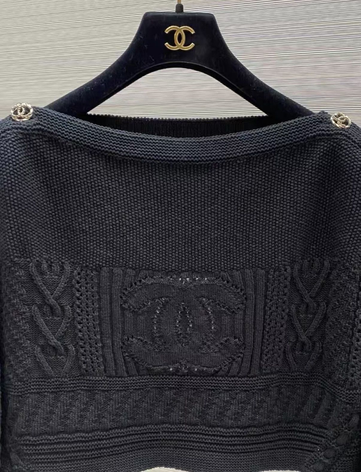 Chanel Chanel Classic Black Off-the-Shoulder Knit Top J33 Size XS / US 0-2 / IT 36-38 - 3 Thumbnail