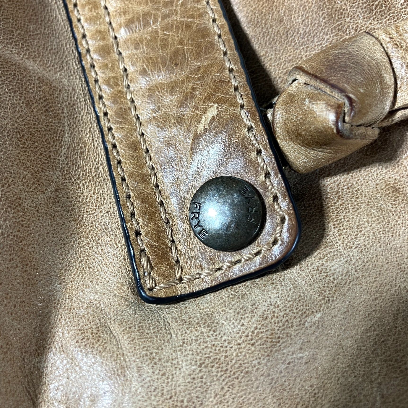 Frye Frye Melissa Crossbody Bag Tan Leather Distressed Zip Medium Women’s Size M / US 6-8 / IT 42-44 - 6 Thumbnail