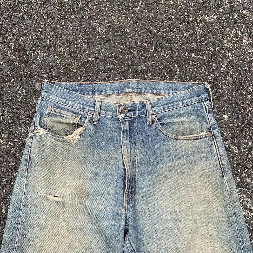 Levi's 1990’s Vtg Levi’s Jeans 32x32 SunFaded DistressedDenim Pants Size US 32 / EU 48 - 2 Thumbnail