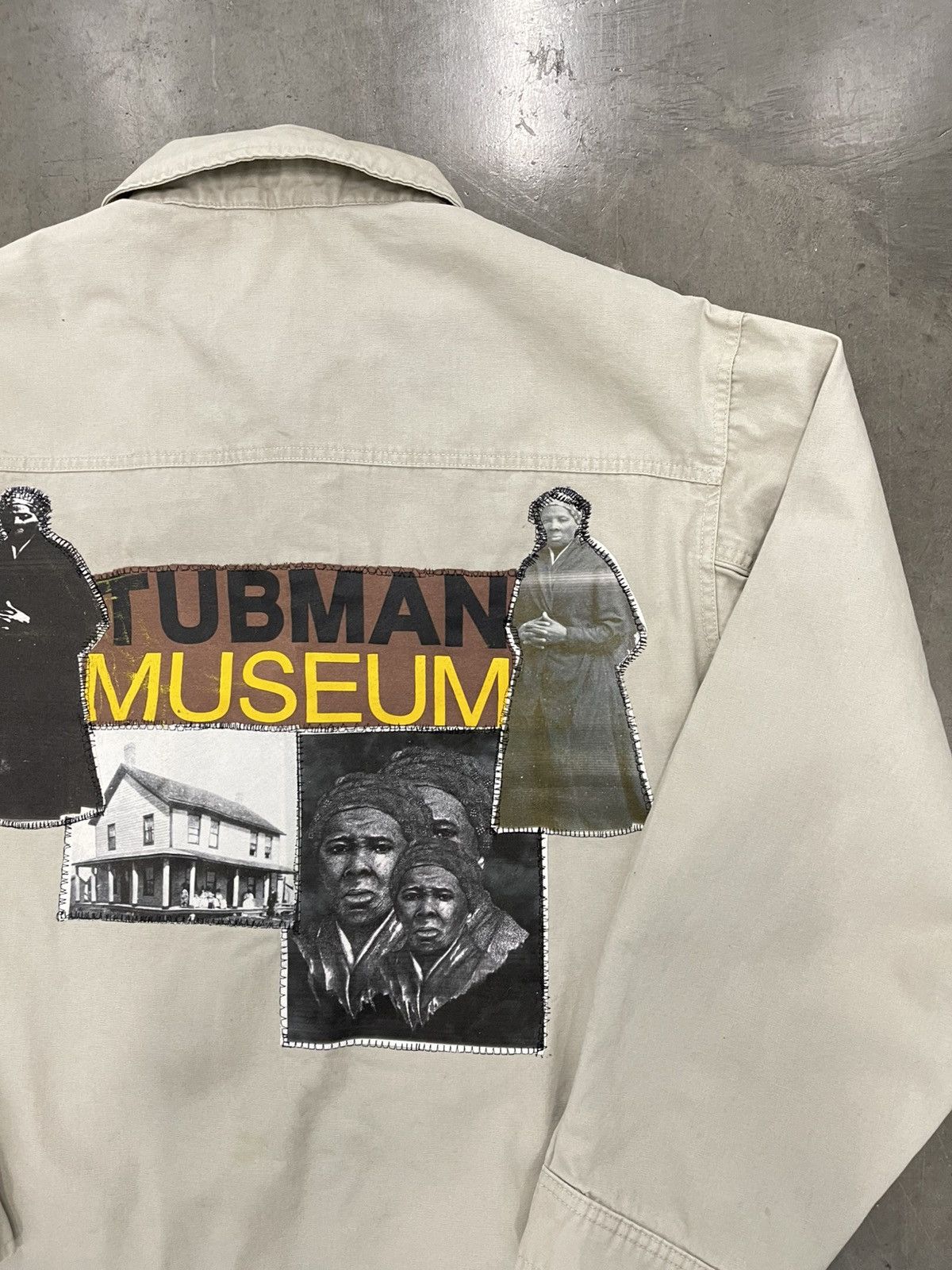 Other HARRIET TUBMAN "TUBMAN MUSEUM" PATCHWORK KHAKI WORK JACKET Size US L / EU 52-54 / 3 - 5 Thumbnail