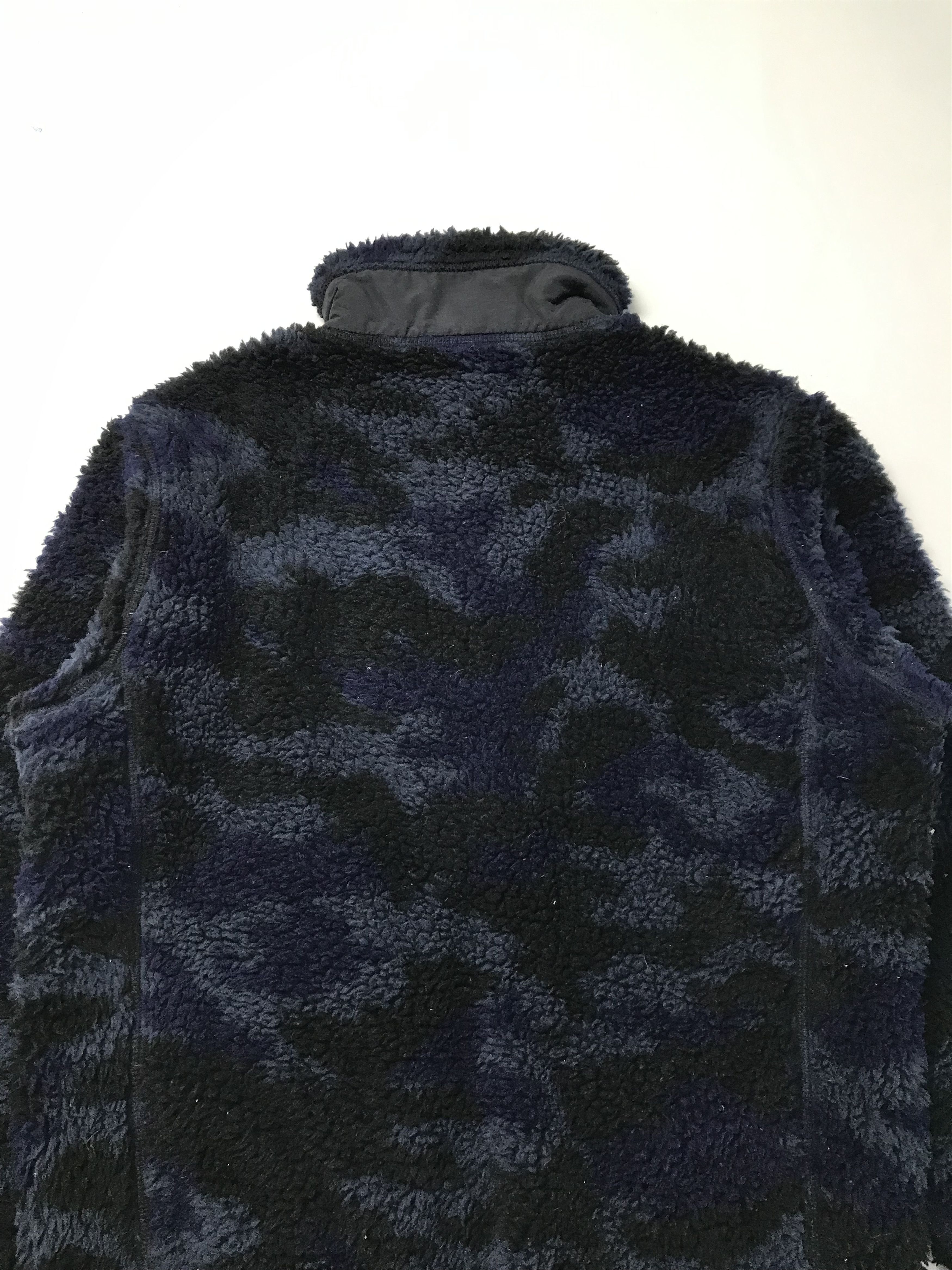 Uniqlo Uniqlo fleece camo Size US L / EU 52-54 / 3 - 6 Thumbnail
