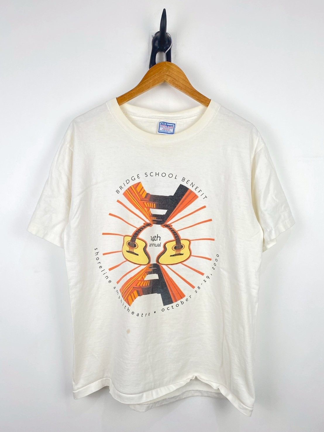 Band Tees Vintage Bridge School Benefit Show T-Shirts DO1092 Size US L / EU 52-54 / 3 - 1 Thumbnail