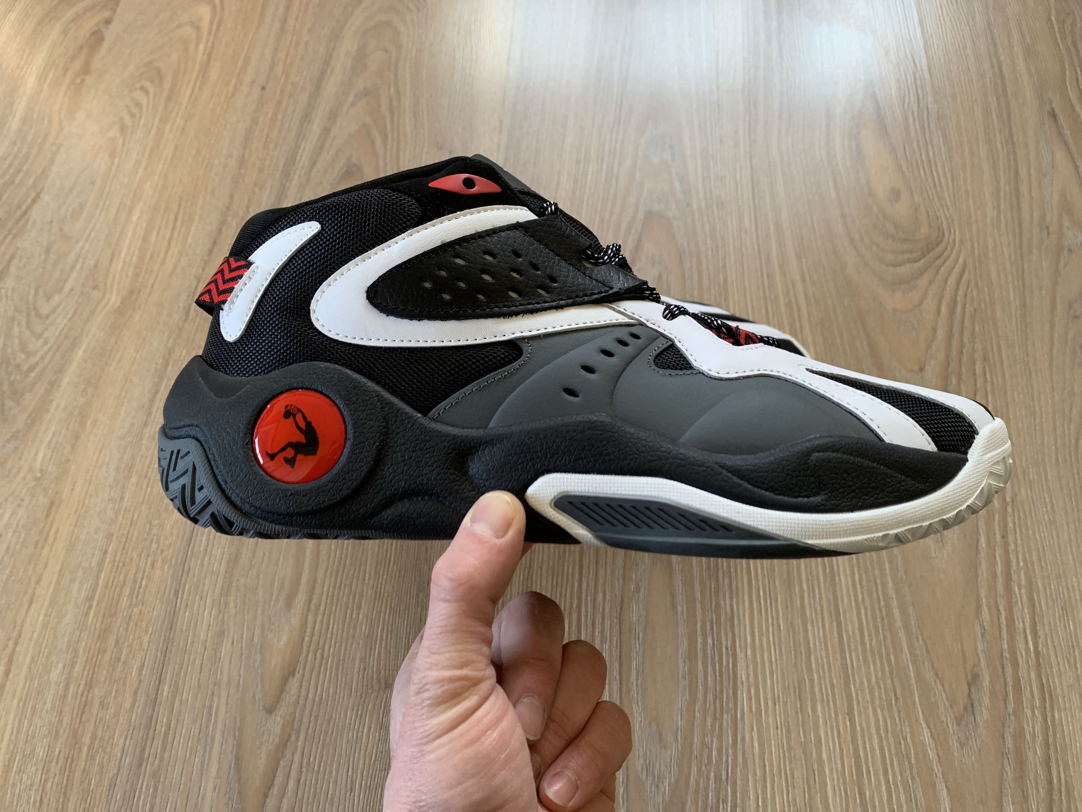 Other Mens Shaqnotix Grey Sneakers Size US 11 / EU 44 - 3 Thumbnail