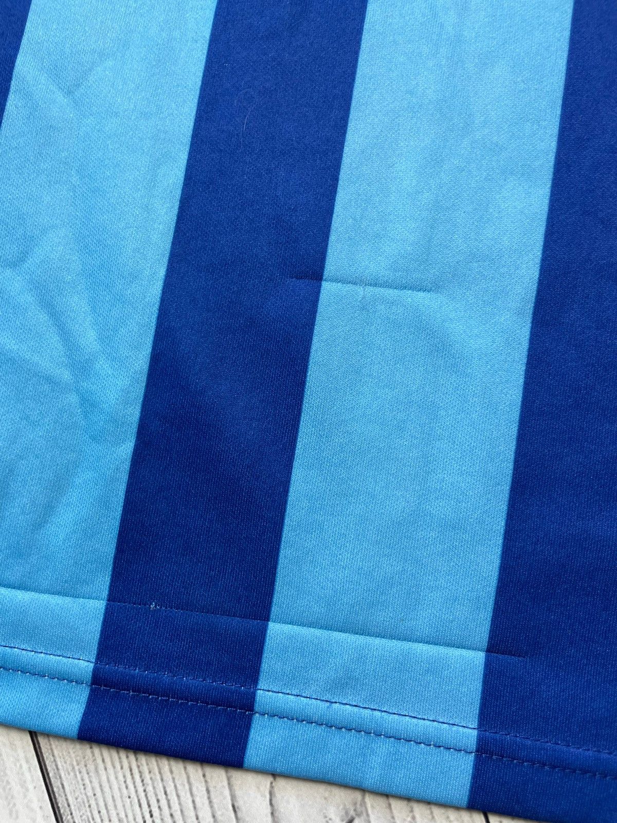 Vintage Vintage Beckham 7 x Pepsi soccer jersey striped Y2K size L Size US L / EU 52-54 / 3 - 10 Thumbnail