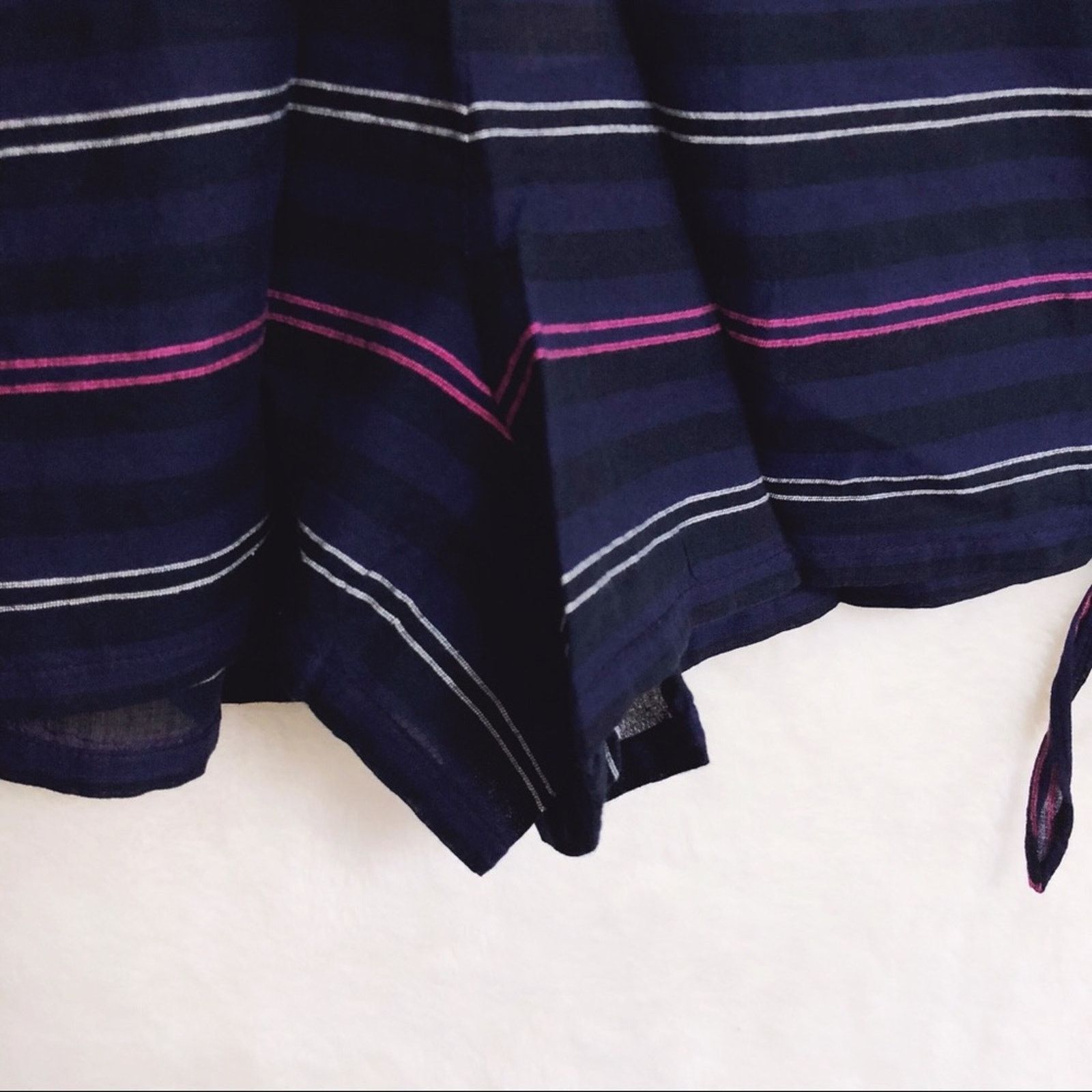 Loft LOFT Black Beach Striped Side Tie Shorts Size 30" / US 8 / IT 44 - 2 Thumbnail