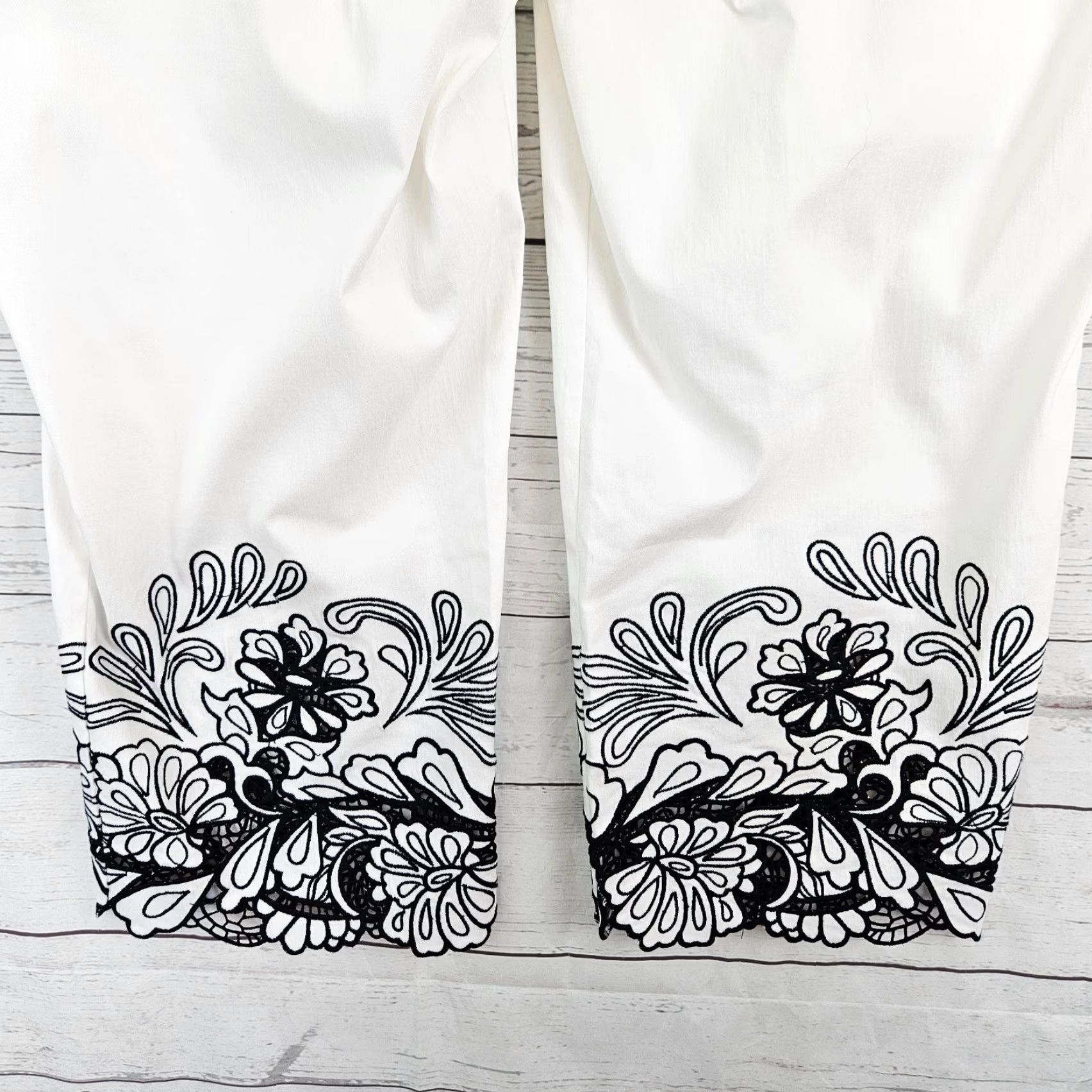 Vintage Chico's Womens Brigitte Slim Leg Crop Pants XL Petite White Blue Embroidered Cropped Pant Adult Womens White Embroidered Size 40" / US 18 - 4 Thumbnail
