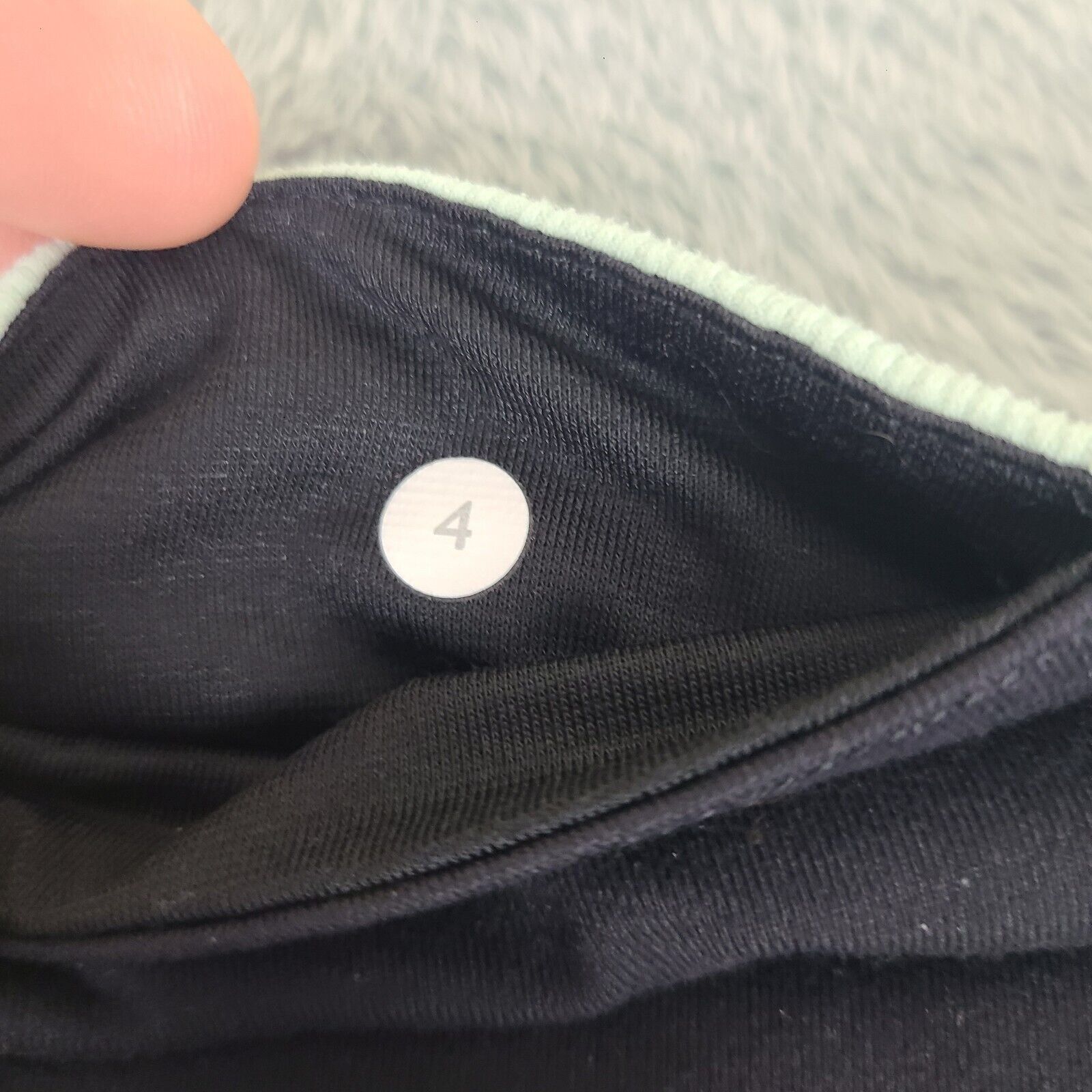 Lululemon Women's Lululemon Black Stretch Pull On Capri YOGA Leggings Size 27" / US 4 / IT 40 - 7 Thumbnail