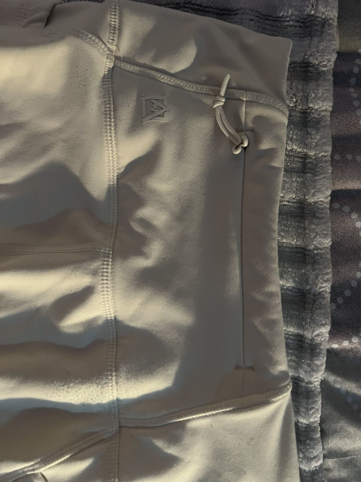 Avalanche White Avalanche Leggings with back zipper pocket Size 25" / US 0 / IT 36 - 4 Thumbnail