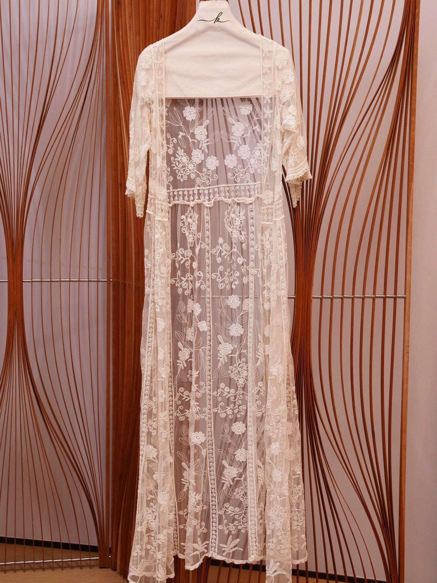 Vintage Vintage All White Oriental Floral Embroidered Cover-up SM Size ONE SIZE - 2 Thumbnail