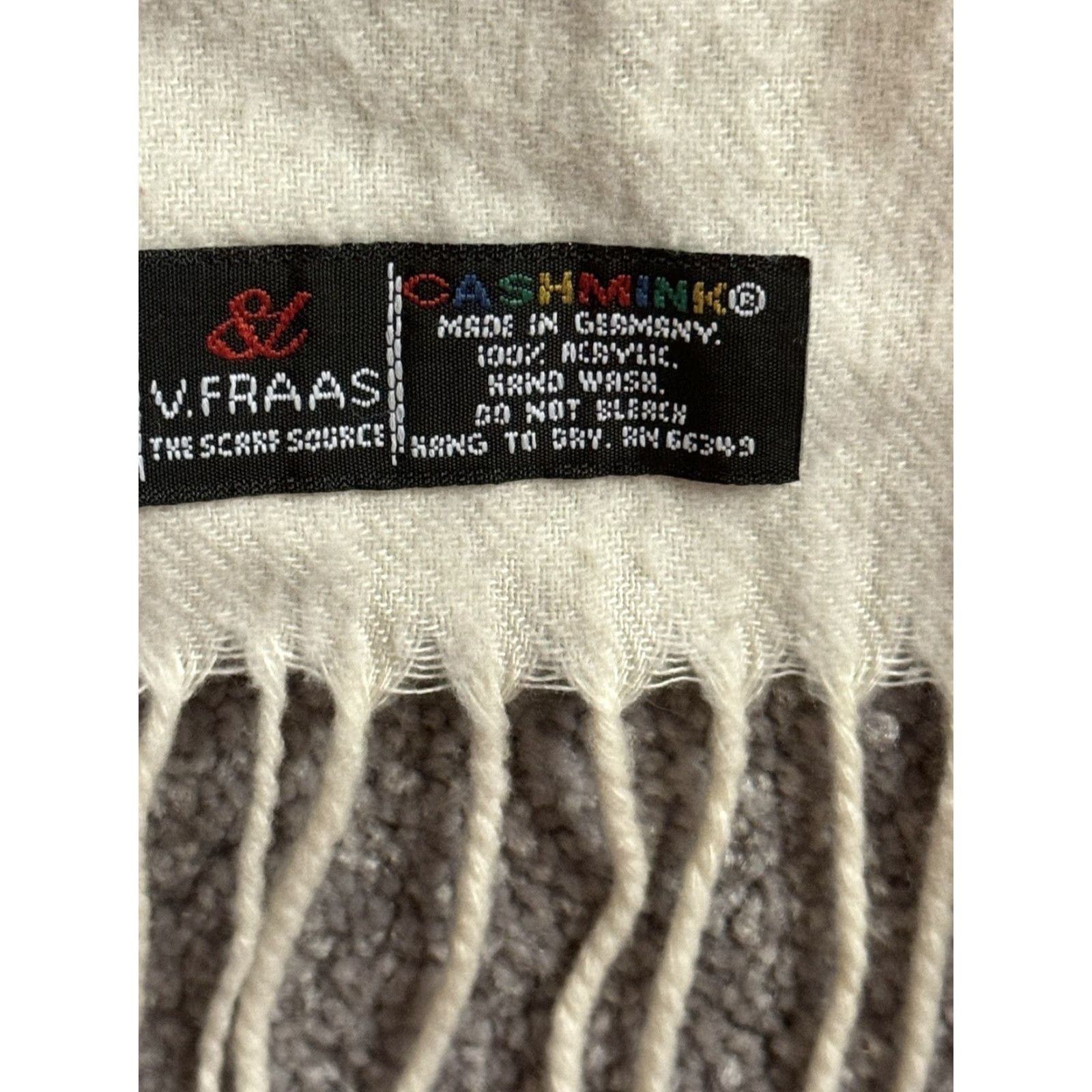 Vintage VINTAGE Fraas Germany Cashmink Acrylic Fringe Scarf Ivory Cream Women 90s Quiet Luxury Fringe Scarf Size ONE SIZE - 3 Thumbnail