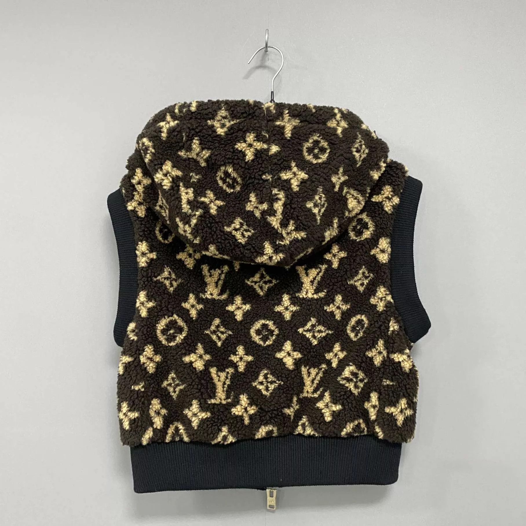 Louis Vuitton LV brown all over logo teddy vest size 38 Size S / US 4 / IT 40 - 3 Thumbnail