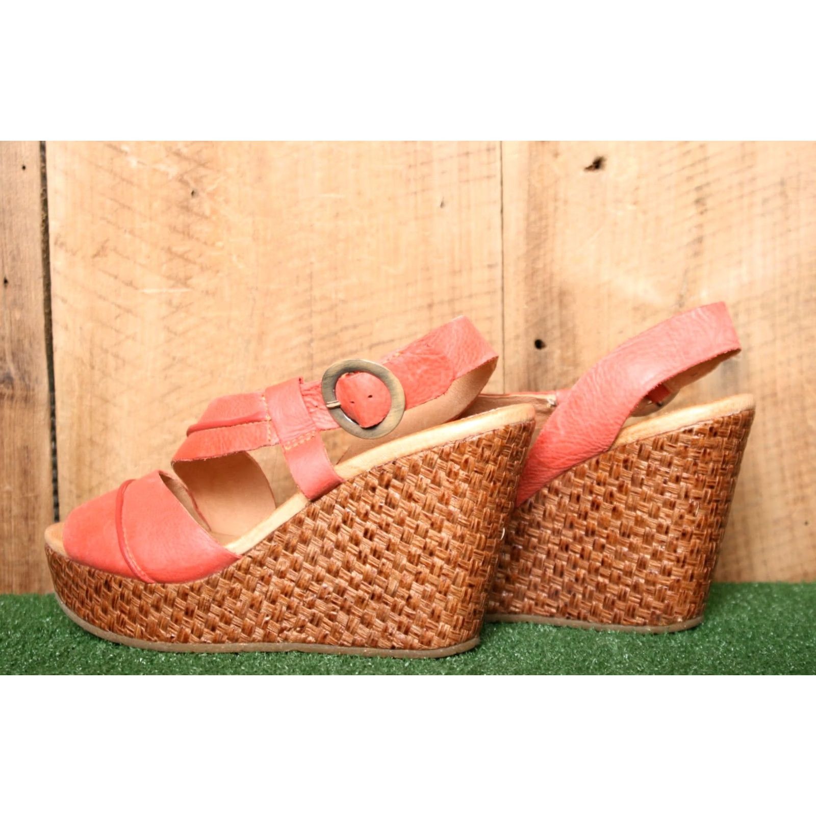 Vintage NAYA Estra Coral Leather Slingback 4.25" High Heel Platform Sandals Sz. 9.5 W Size US 10 / IT 40 - 3 Thumbnail