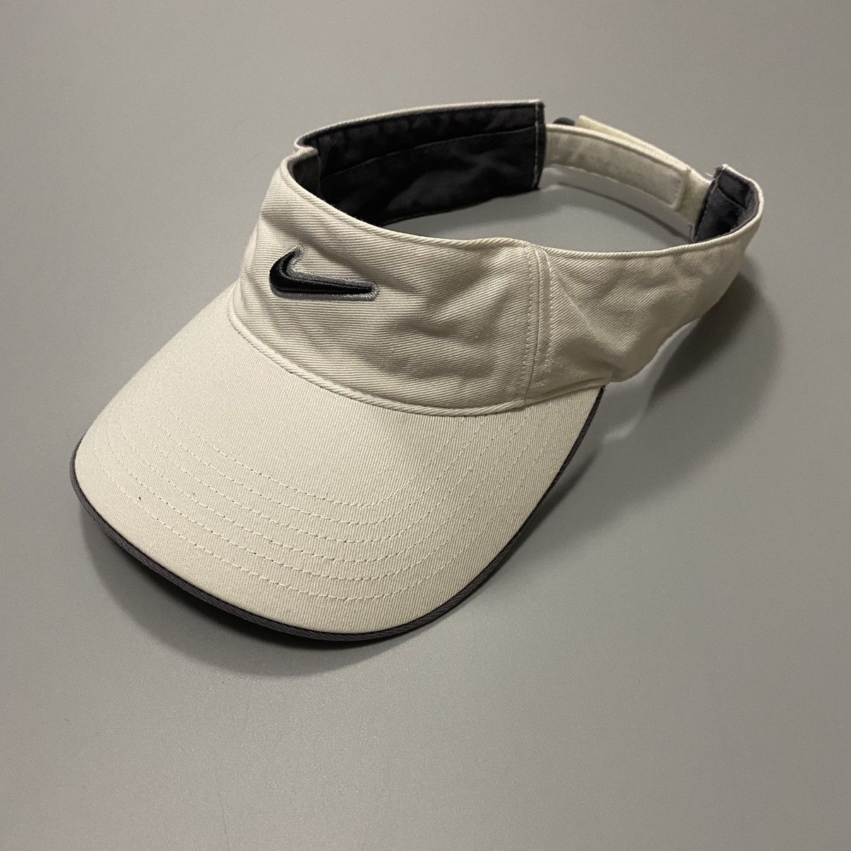 Nike Nike Vintage Visor Hat Y2K OS Cap Center Logo Size ONE SIZE - 1 Thumbnail