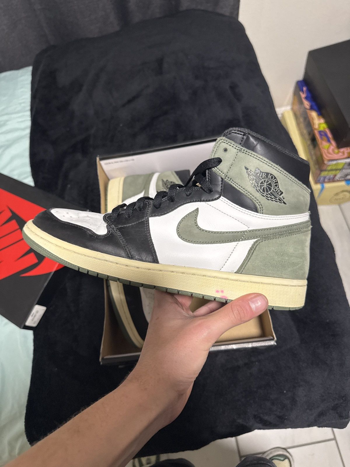 Jordan Brand Jordan 1 clay green Size US 12 / EU 45 - 1 Thumbnail