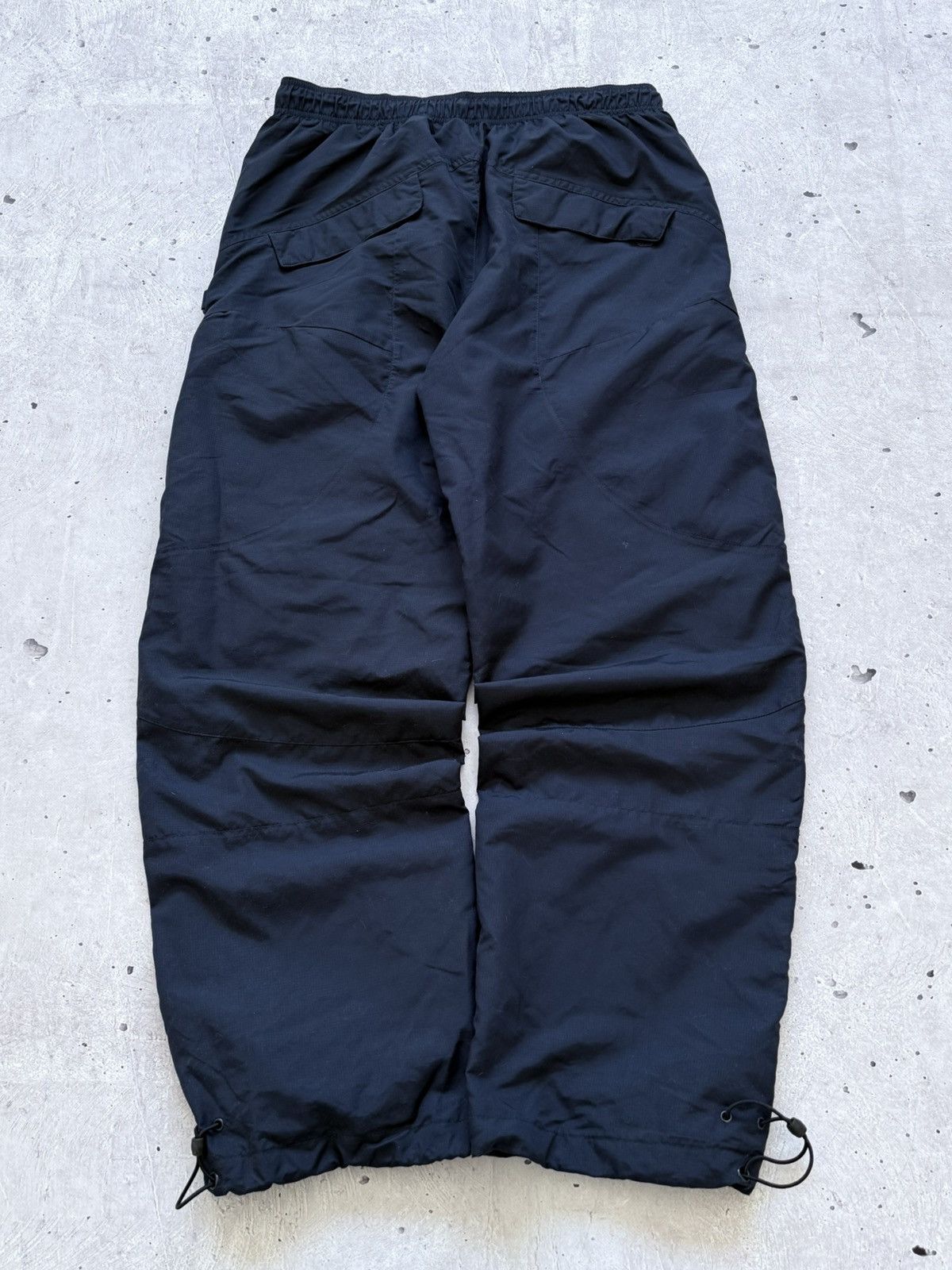 Nike Vintage 00s Nike Baggy Cargo Nylon Tack Pants Y2K Size US 34 / EU 50 - 9 Thumbnail