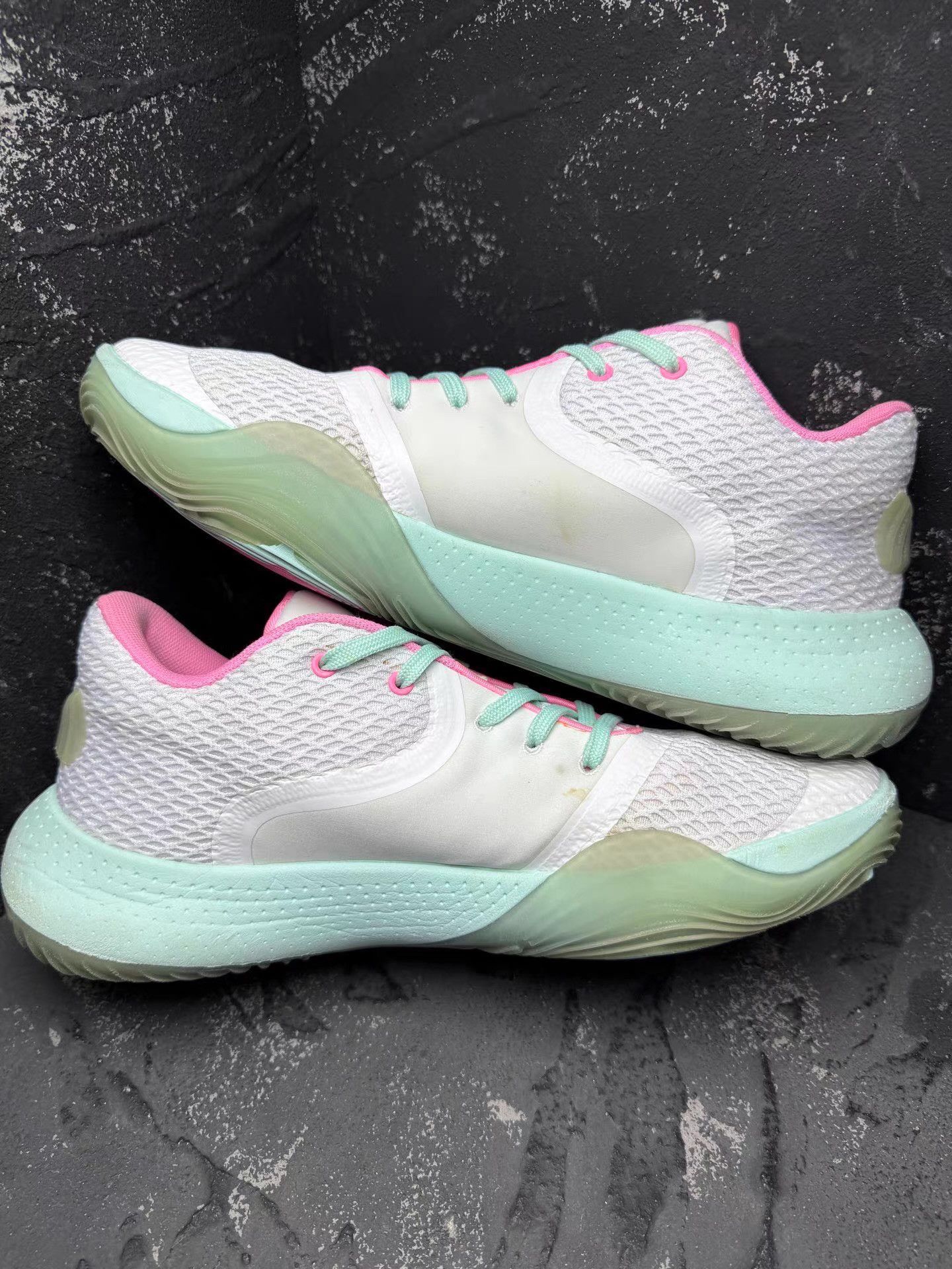 Under Armour Under Armour Spawn 2 Color: White, Pink & Green Q10 Size US 9.5 / EU 42-43 - 4 Thumbnail