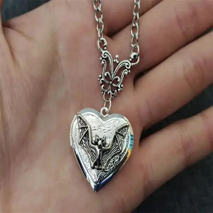 Jewelry Heart Locket With Vampire Bat Pendant Necklace in Silver, Men's