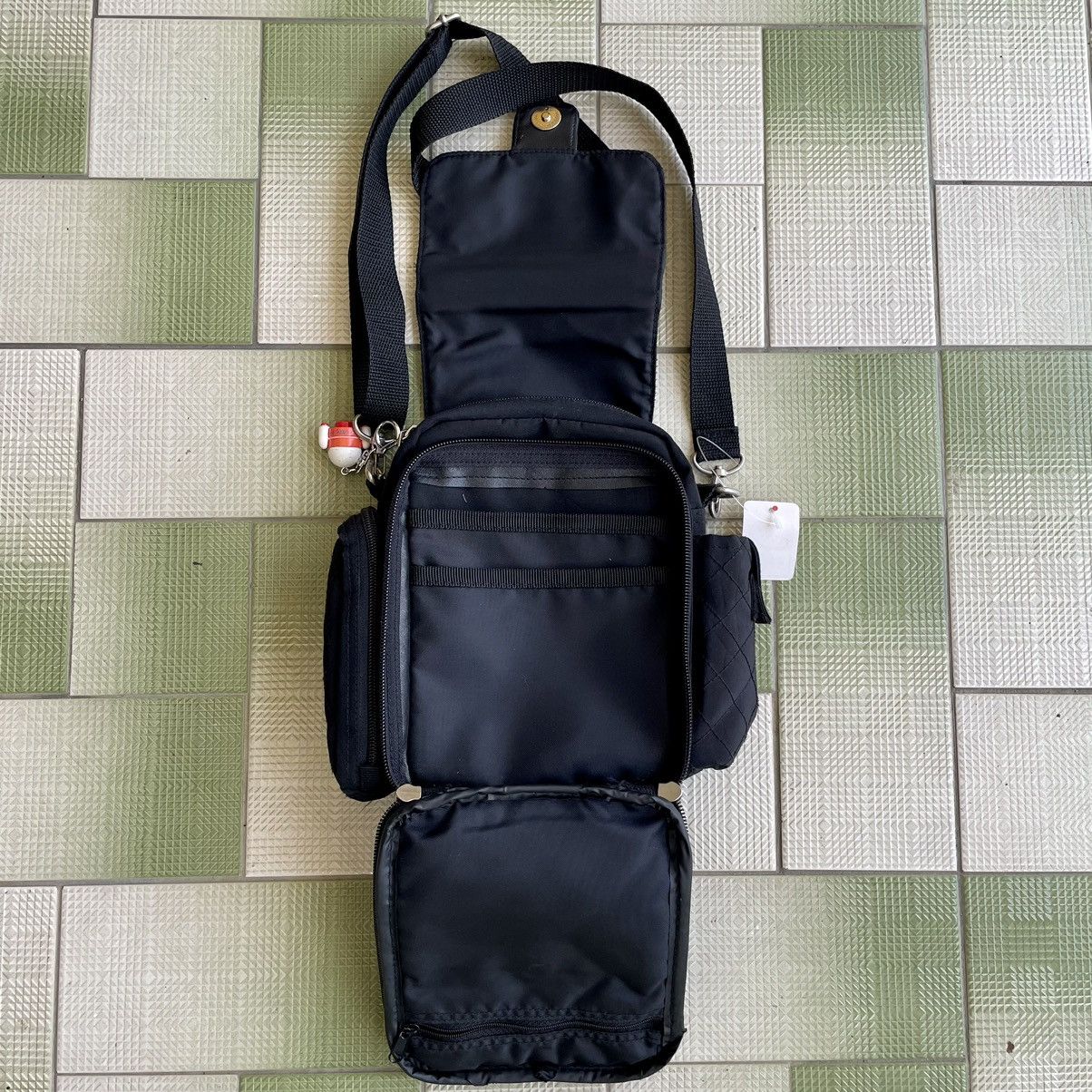 Hypebeast RARA FASHION MULTI-POCKET CROSSBODY/SLING BAG Size ONE SIZE - 7 Thumbnail