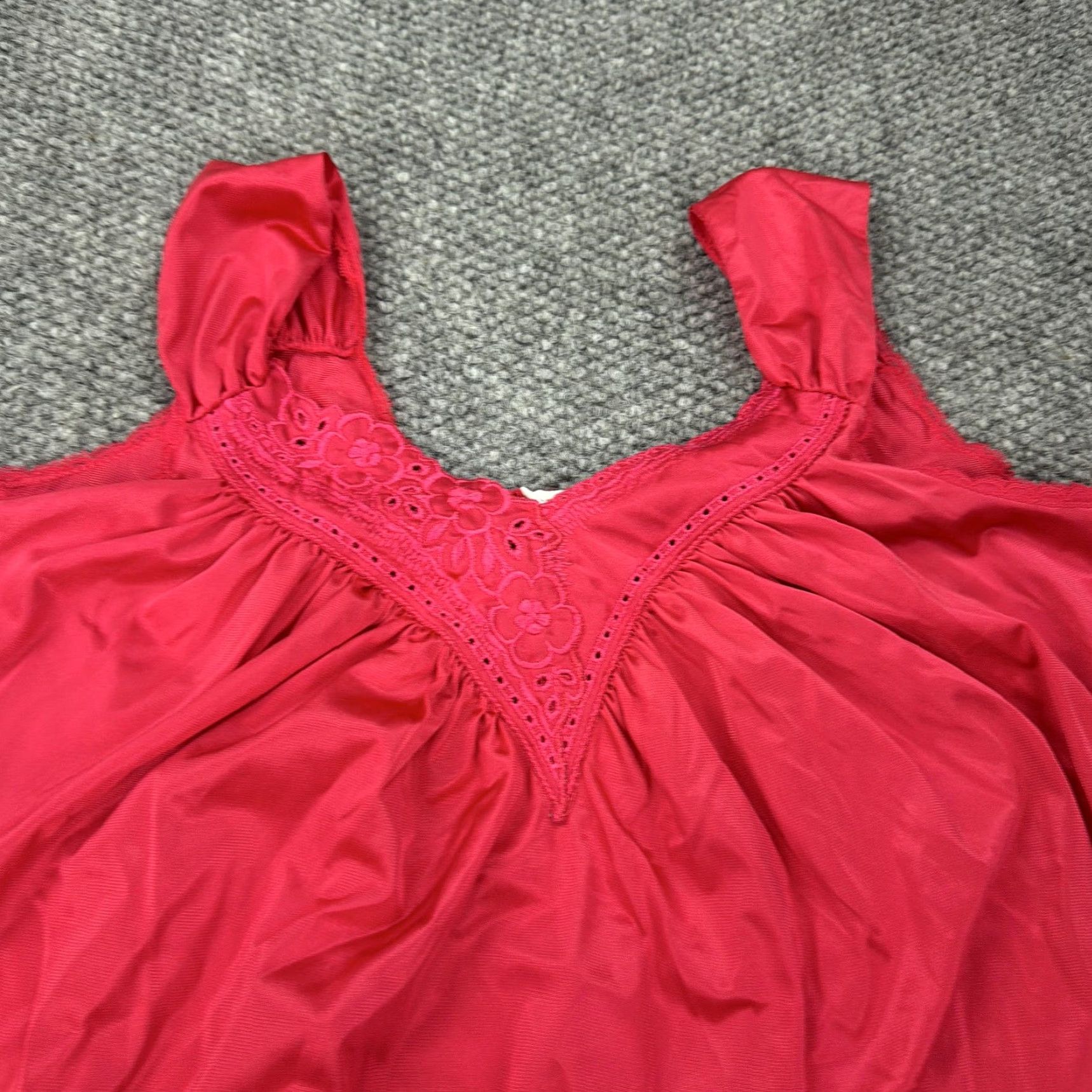 Vintage VINTAGE Vanity Fair Nightgown Womens S Red Nylon Lace Tricot Made USA 70s Gown Sleeveless Embroidered Size ONE SIZE - 2 Thumbnail