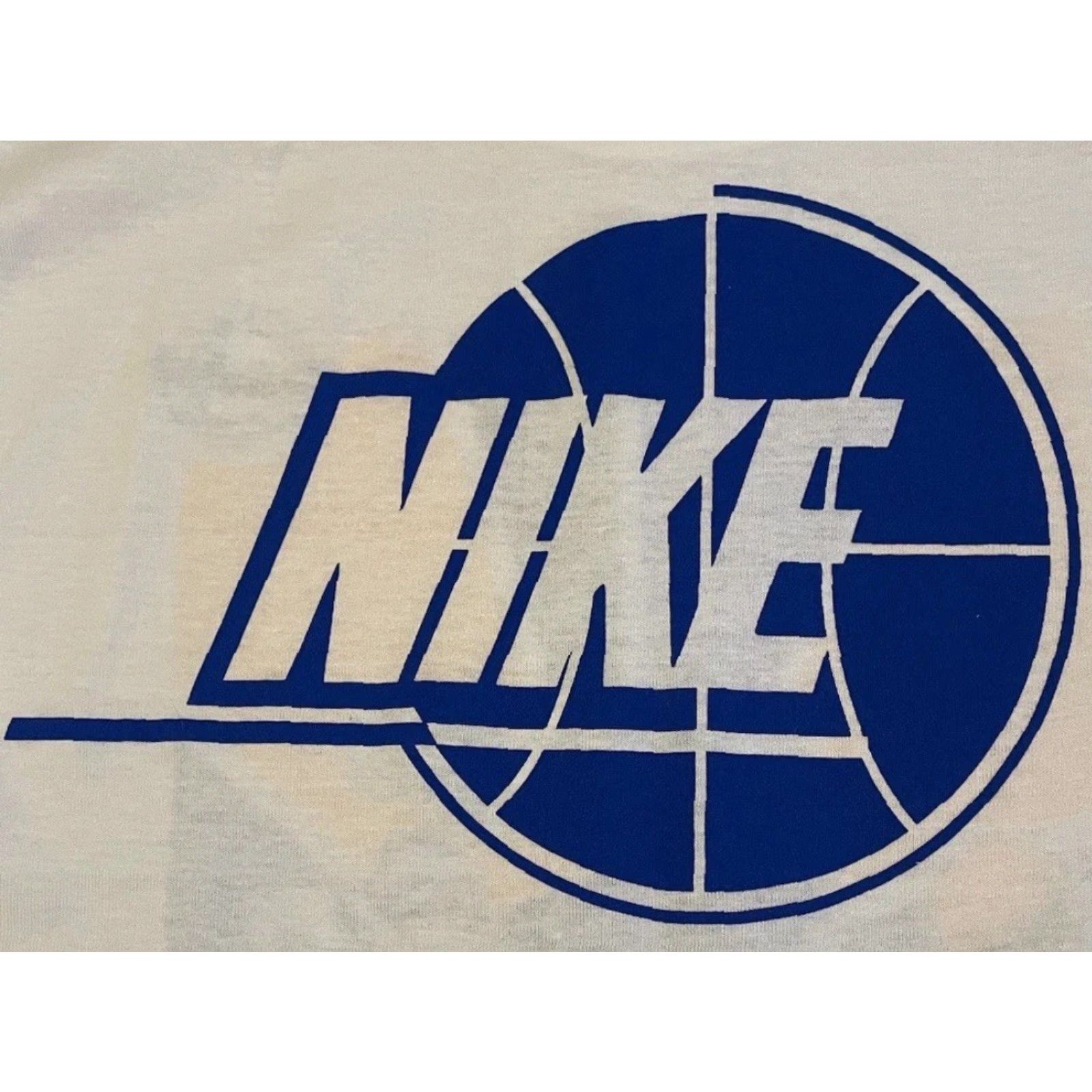 Nike VINTAGE Nike Roger Reid Basketball School Shirt L White Swoosh 80s 90s NBA Flight Mens Size US L / EU 52-54 / 3 - 4 Thumbnail